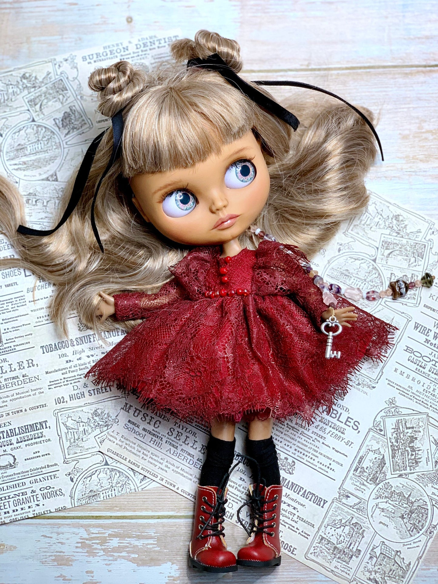 Dark red ball gown for Blythe Doll. 30 cm doll dress with pearls. Dress with a wide, lush skirt.