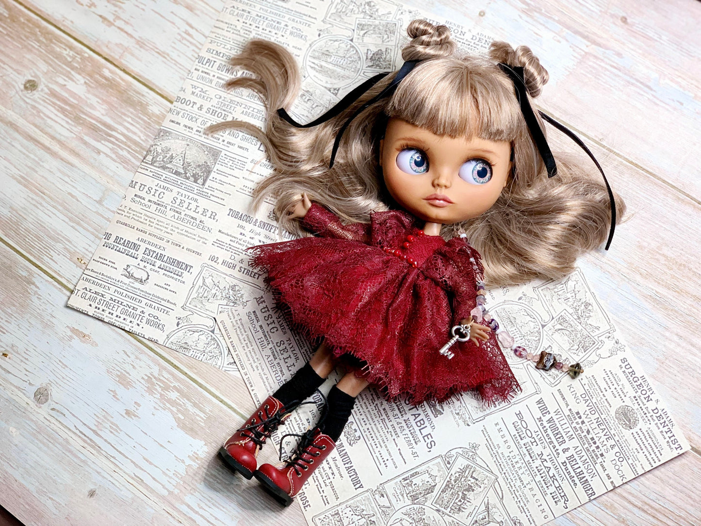 Dark red ball gown for Blythe Doll. 30 cm doll dress with pearls. Dress with a wide, lush skirt.