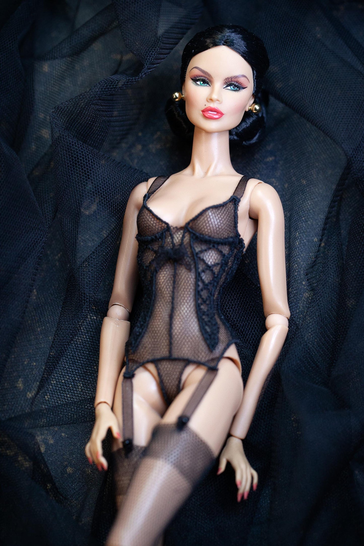 Elegant lingerie for Fashion Royalty & Nu Face Integrity Toys dolls. Body lingerie corset with stockings