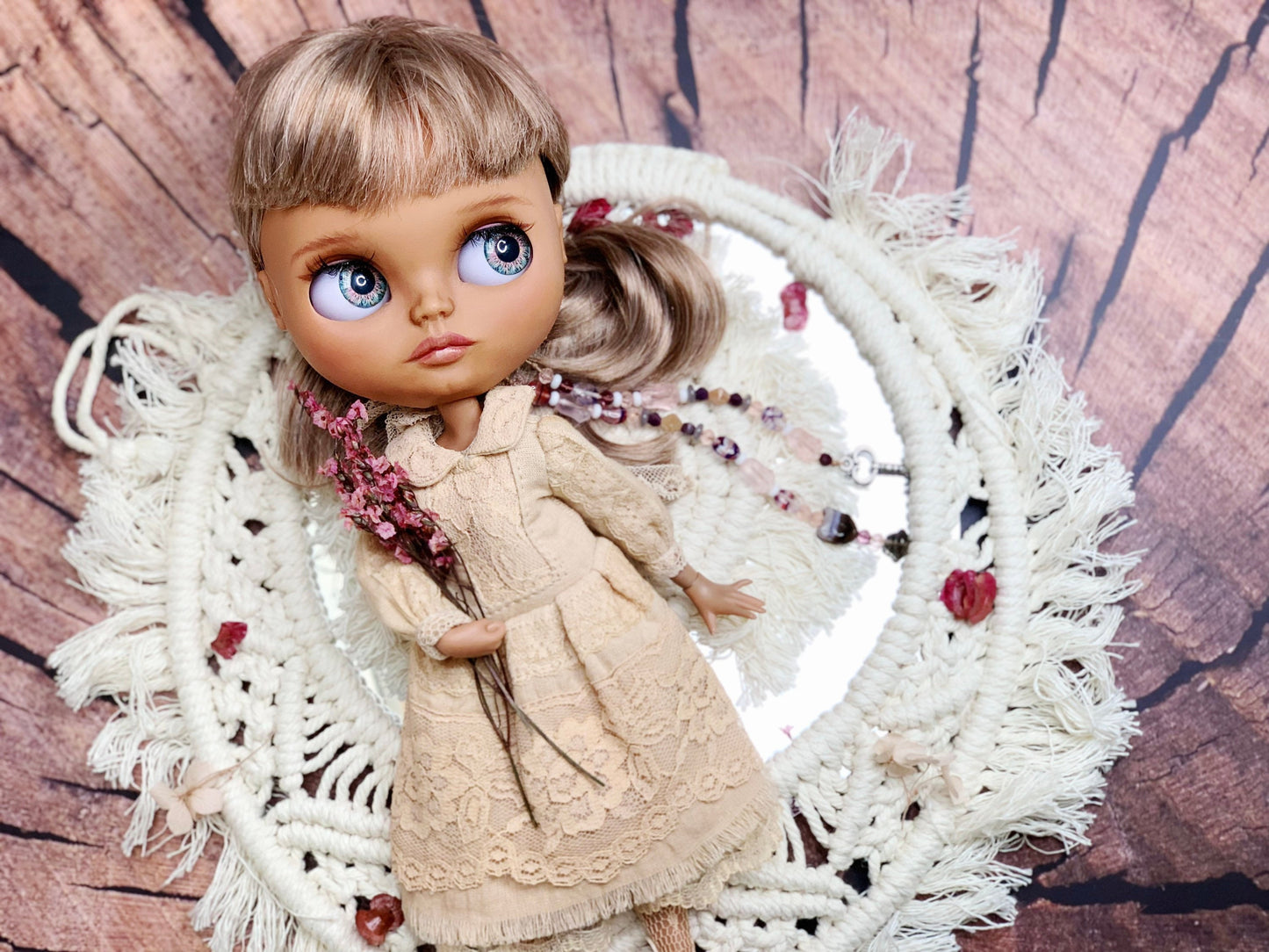 Vintage dress for Blythe doll – A handmade unique piece in cream and beige