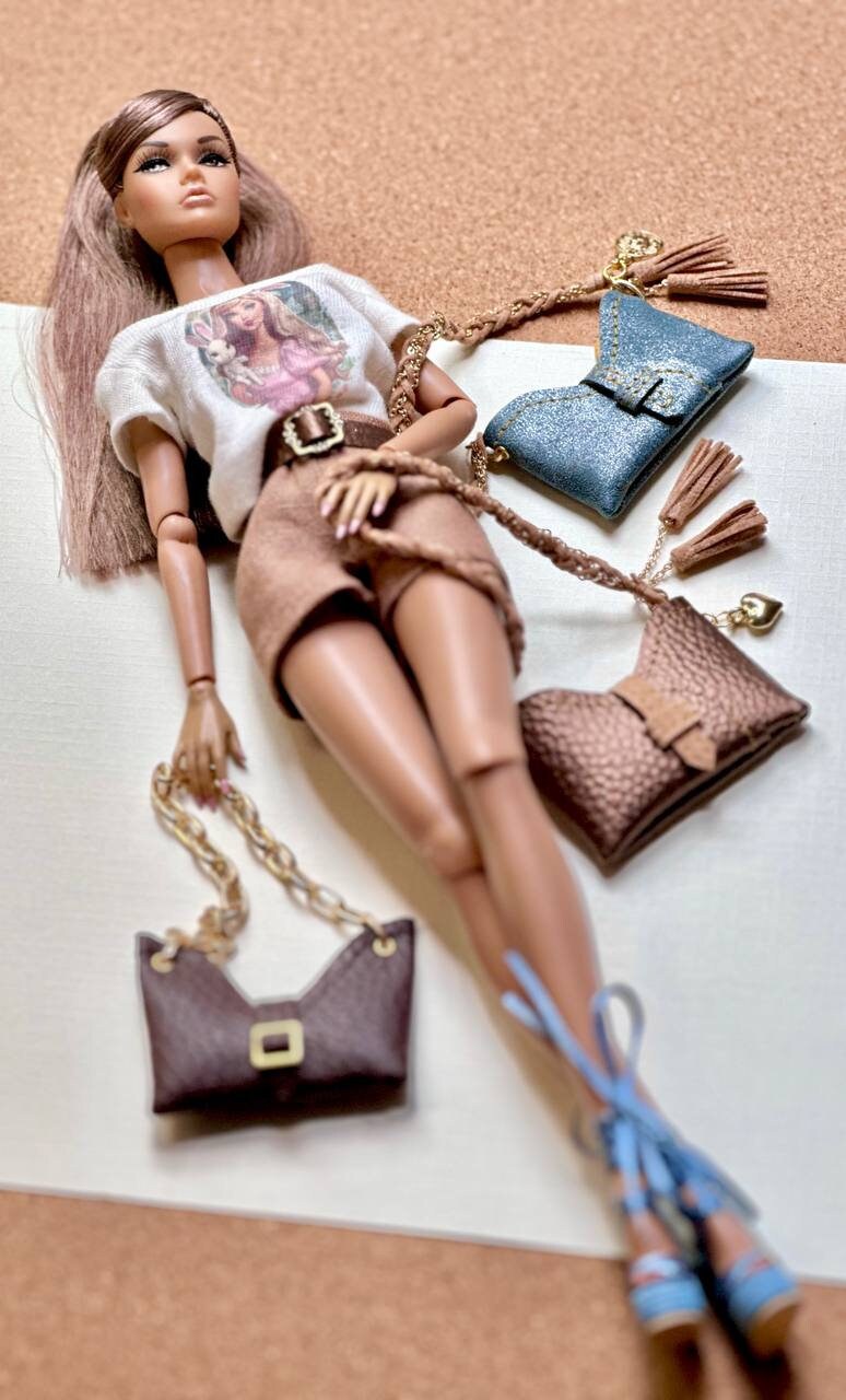 PDF Digital Pattern hand bag for 1:6 dolls, BB, Blythe Integrity toys. VIDEO tutorial.