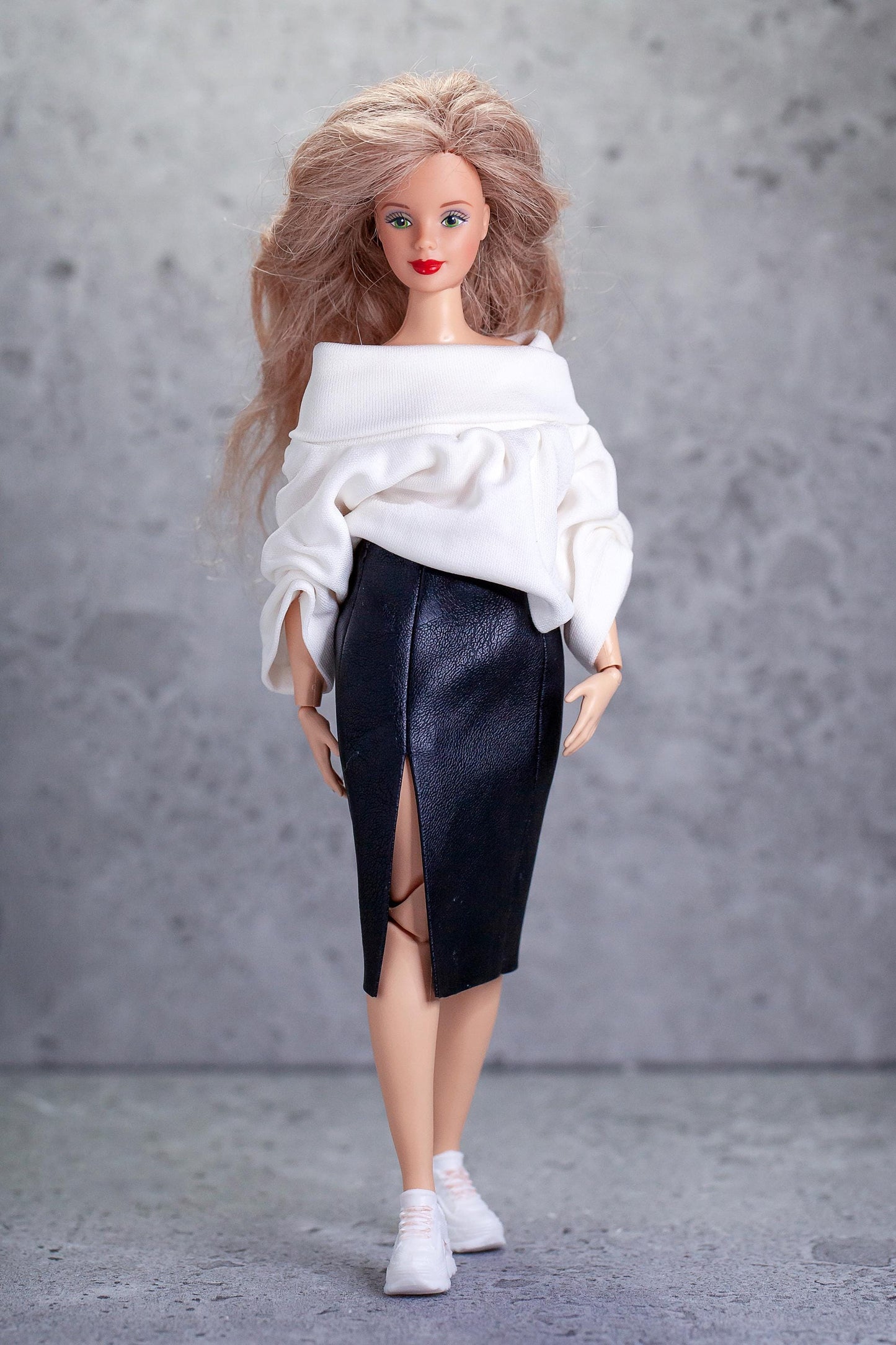 PDF Digital Pattern leather skirt for BB Curv. 12 inch fashion doll. VIDEO tutorial.