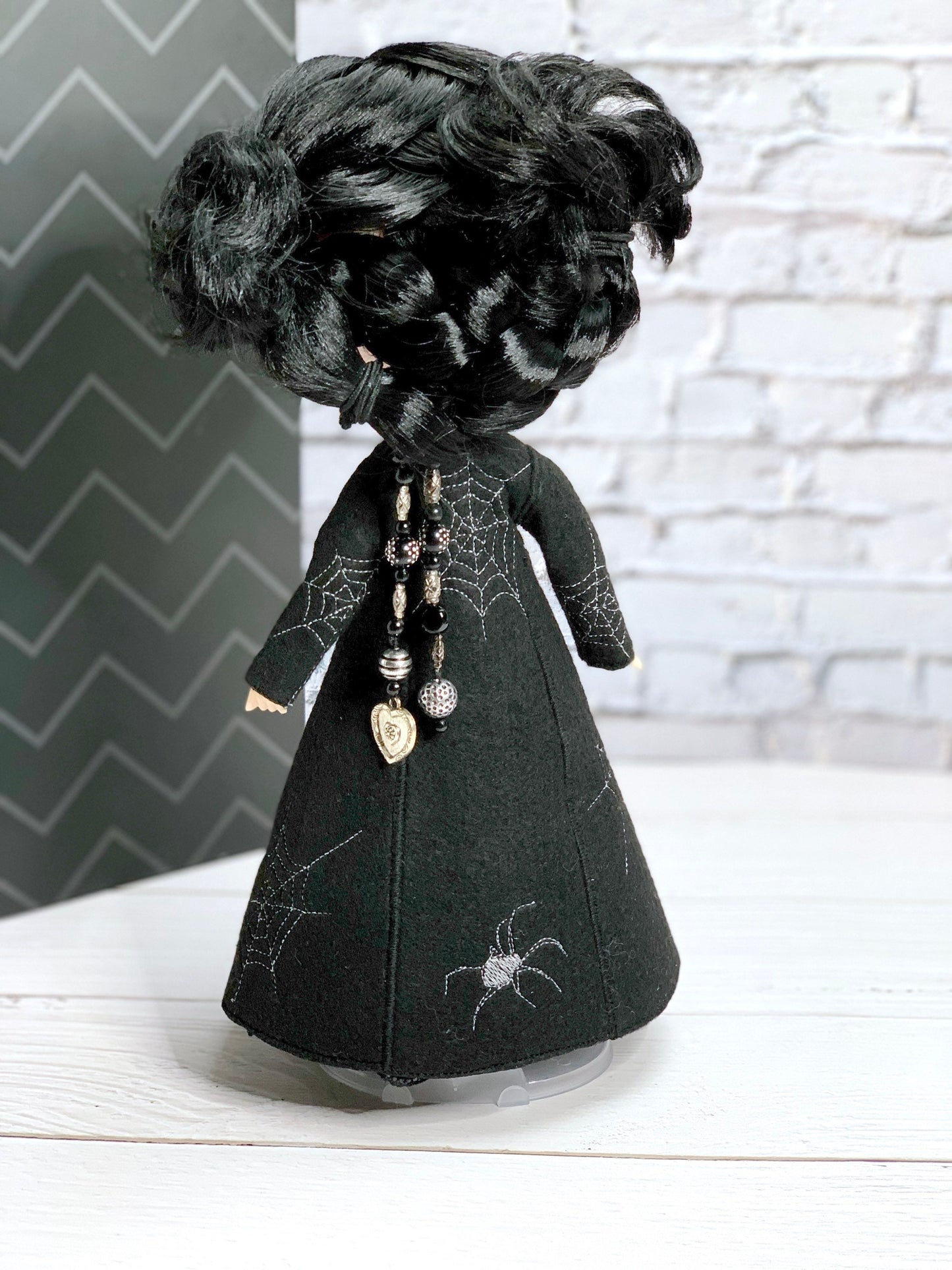 Blythe doll coat, black gothic. Doll coat with spider embroidery. Doll clothes.
