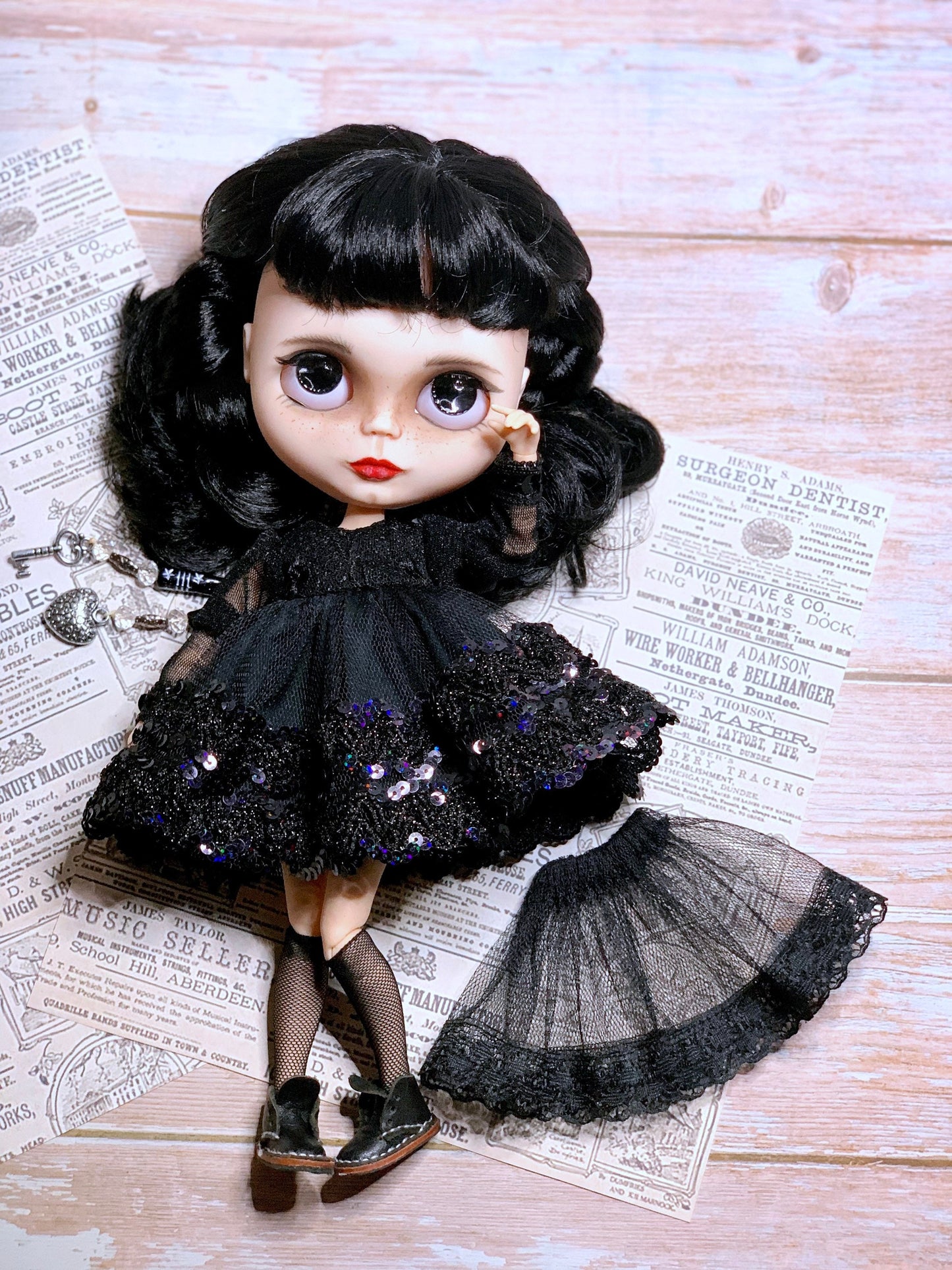 Black ball gown for Blythe Doll, 30 cm doll dress with glitter. Dress for Wednesday doll, Wednesday dress