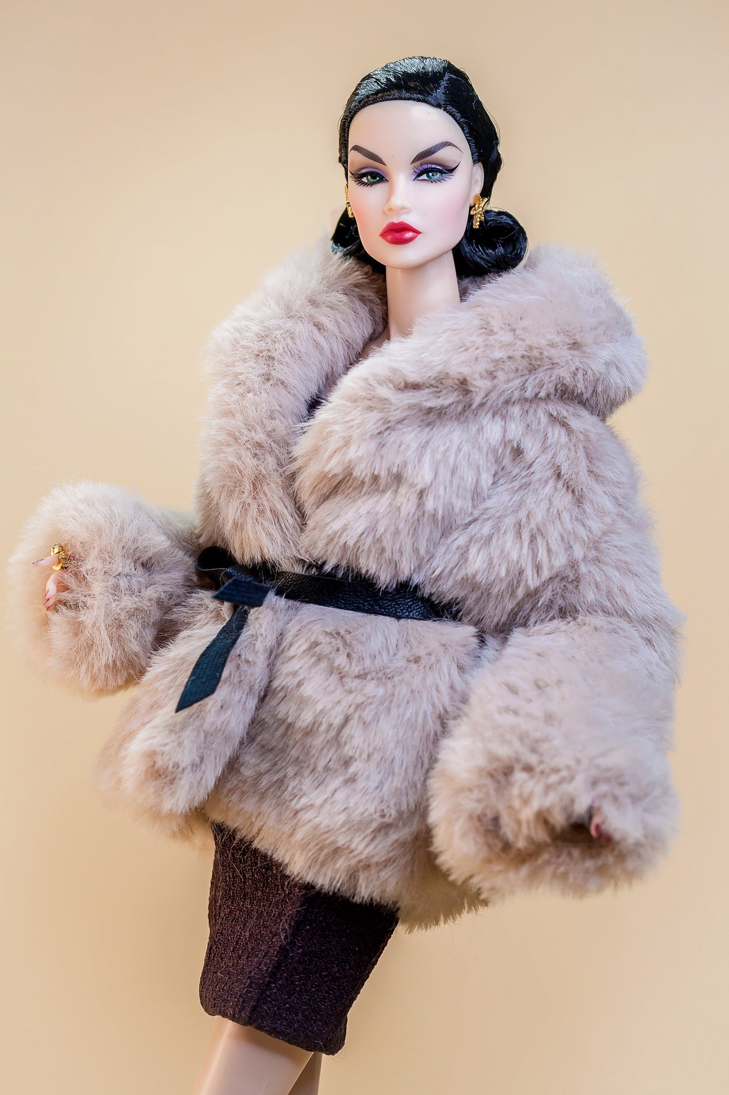 PDF Digital Pattern fur coat for BB & Integrity toys 1:6 dolls. VIDEO tutorial.