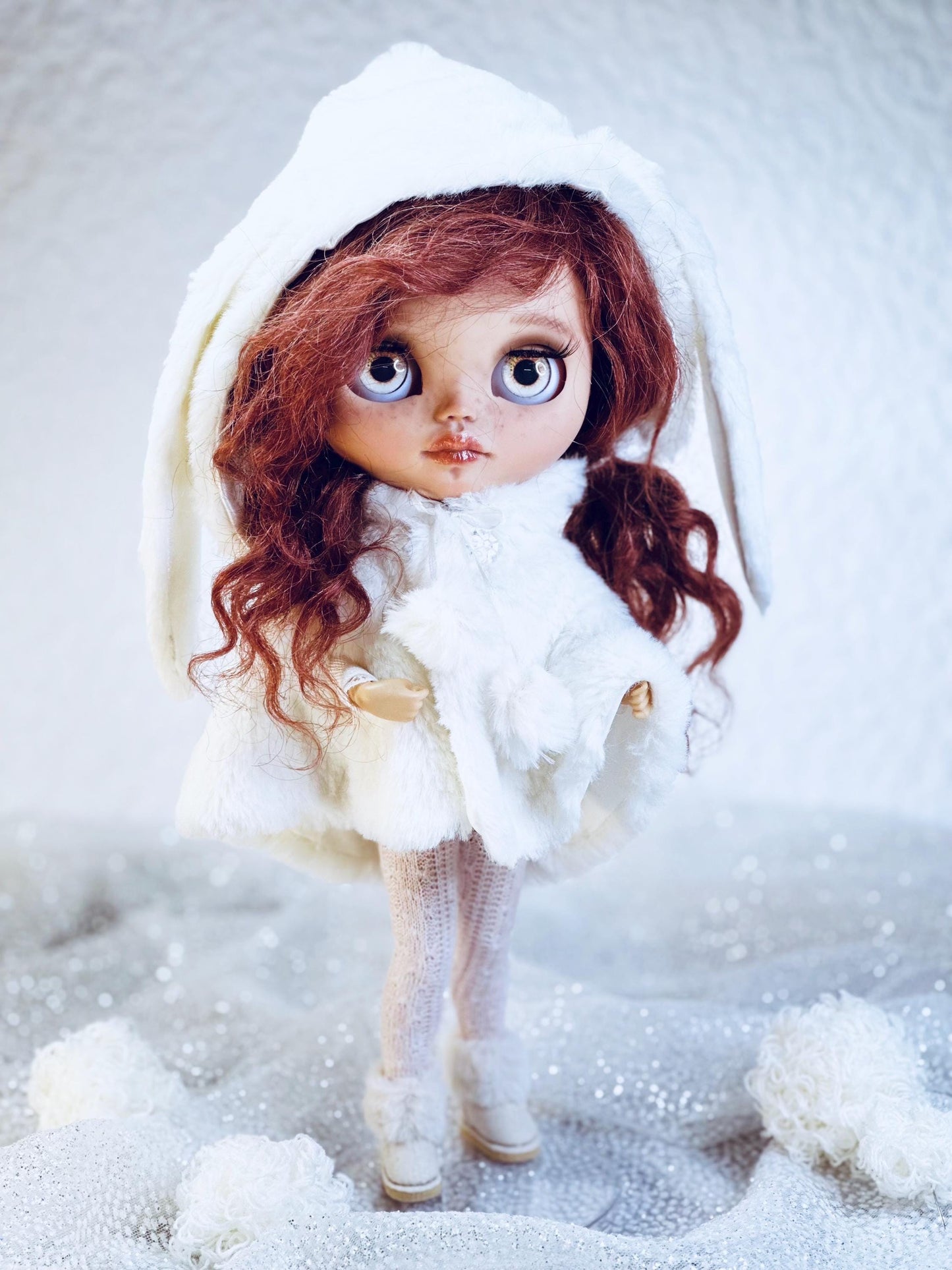 PDF Digital Pattern hooded cape with rabbit ears coat for Blythe dolls. VIDEO tutorial.