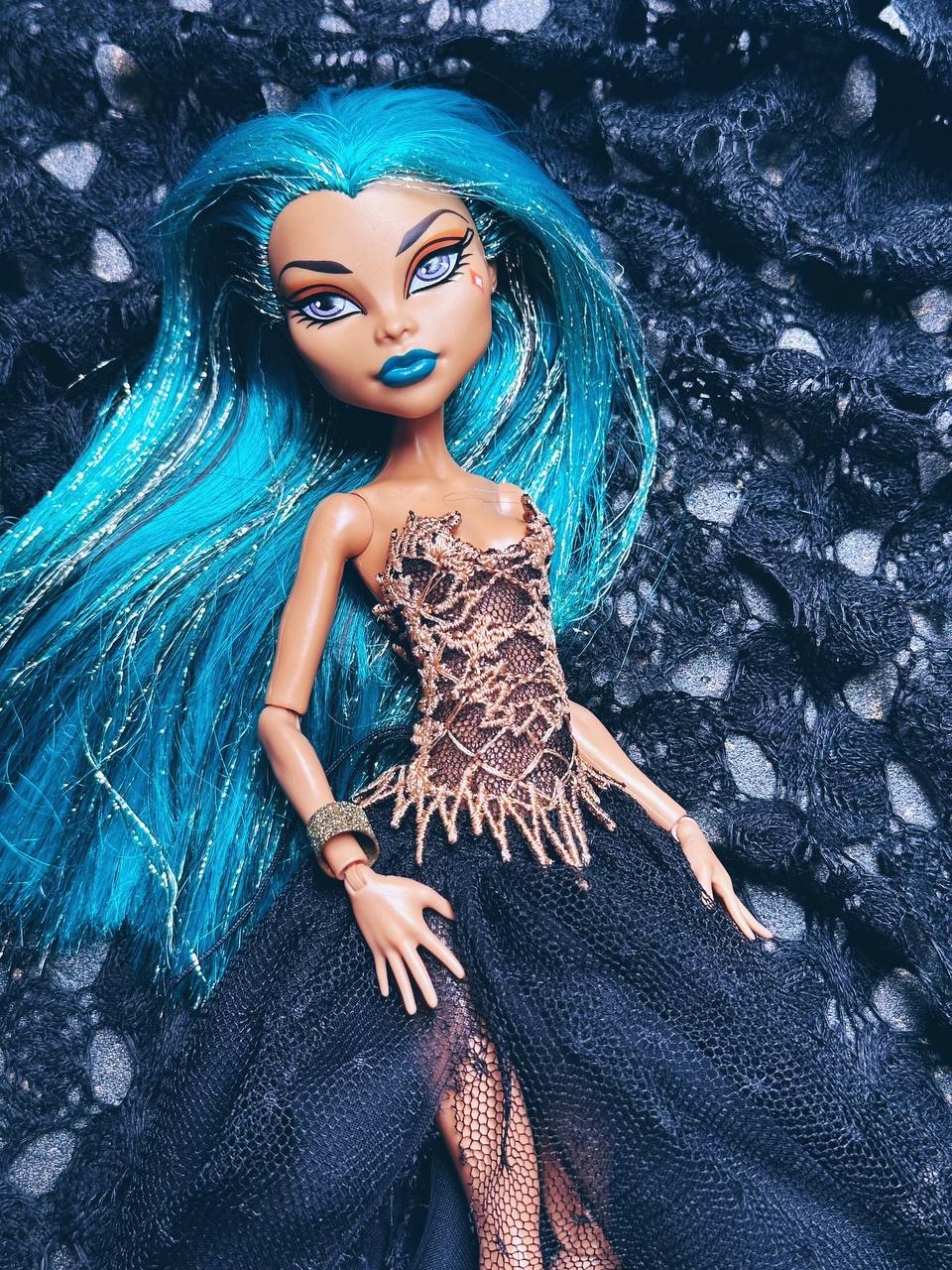 Digital Embroidery /embroidered body corset for Monster dolls (basic + adult)  + Tutorial