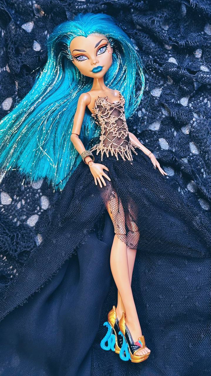Digital Embroidery /embroidered body corset for Monster dolls (basic + adult)  + Tutorial