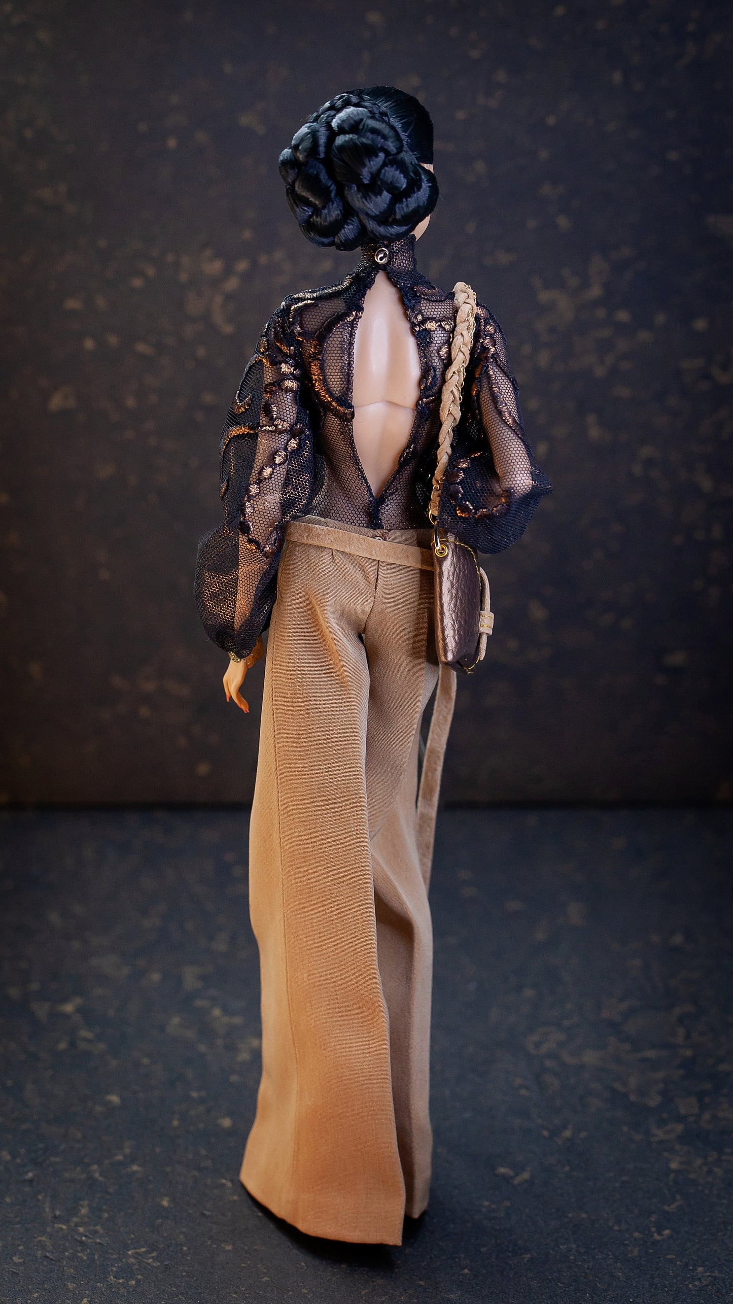 PDF Digital Pattern low waist trousers for BBMTM & Integrity toys dolls. VIDEO tutorial.