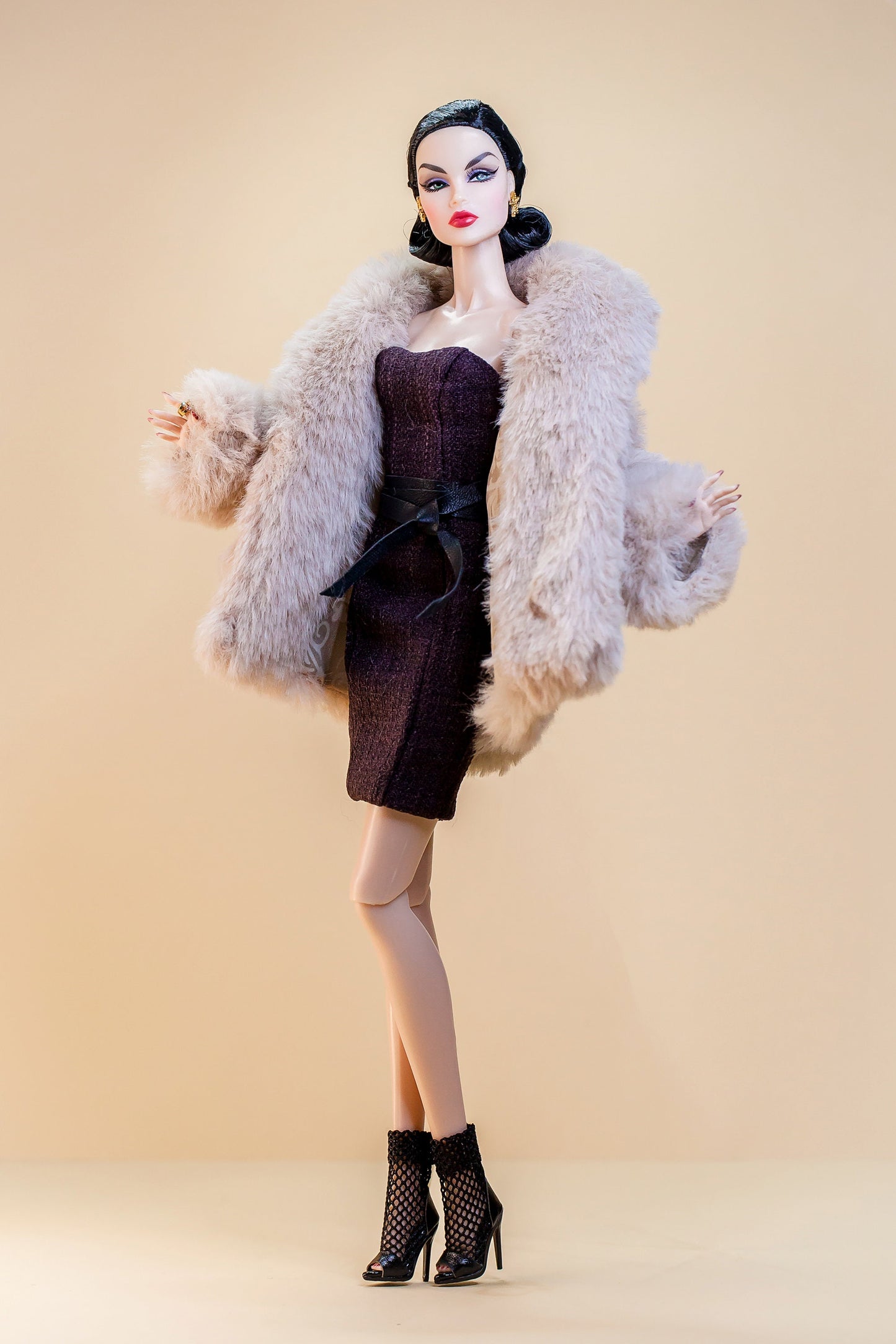 PDF Digital Pattern fur coat for BB & Integrity toys 1:6 dolls. VIDEO tutorial.
