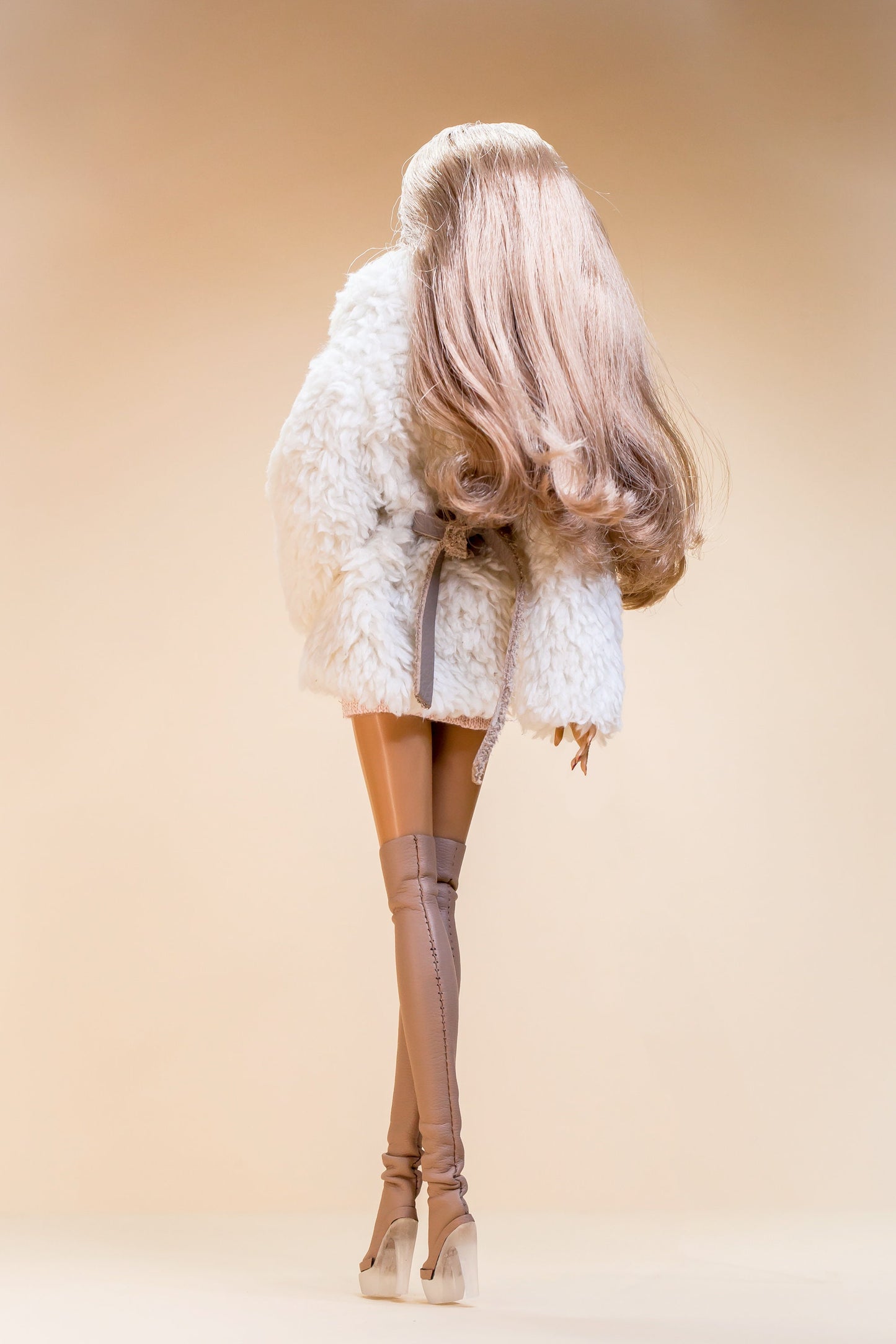 PDF Digital Pattern fur coat for BB & Integrity toys 1:6 dolls. VIDEO tutorial.