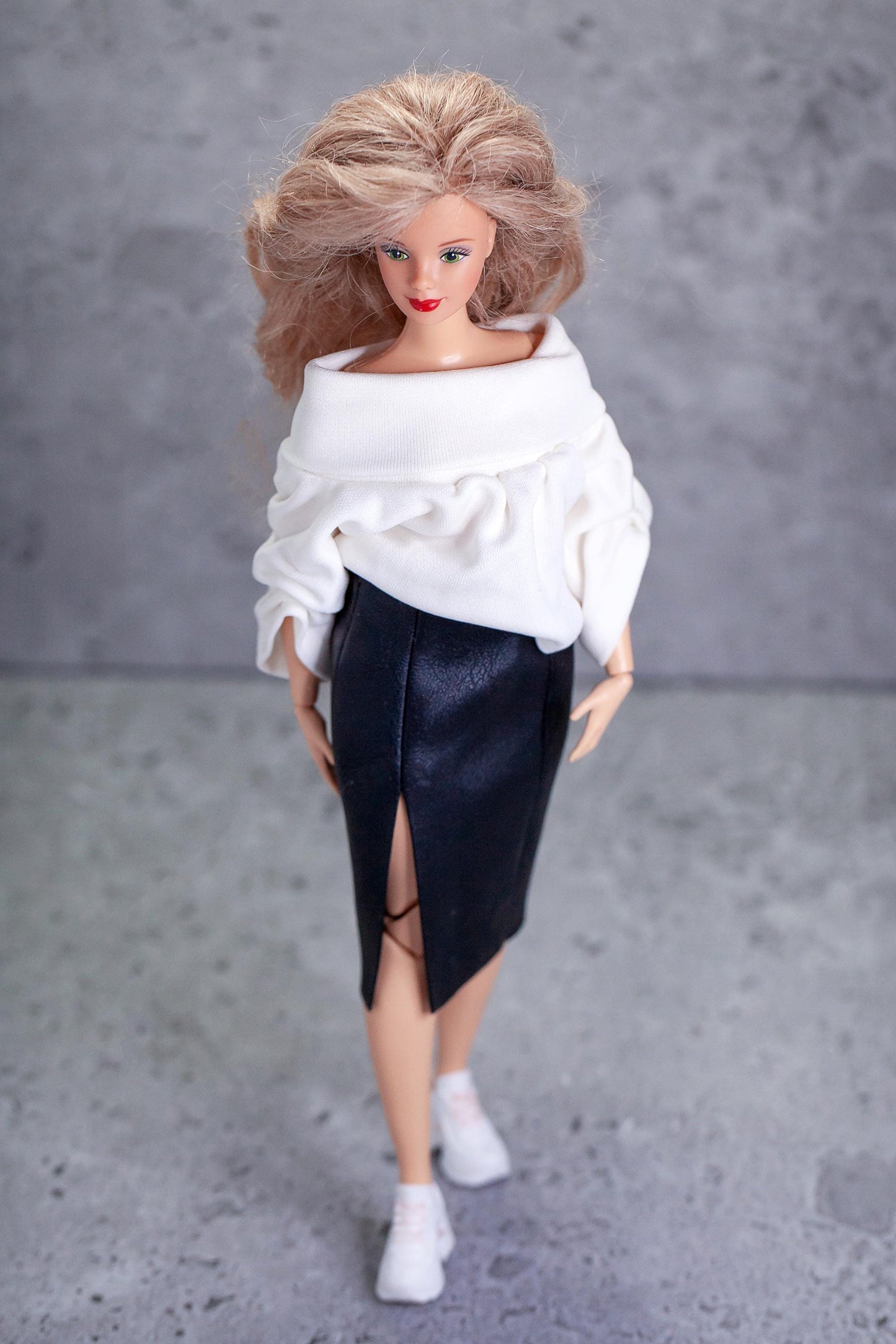 PDF Digital Pattern leather skirt for BB Curv. 12 inch fashion doll. VIDEO tutorial.