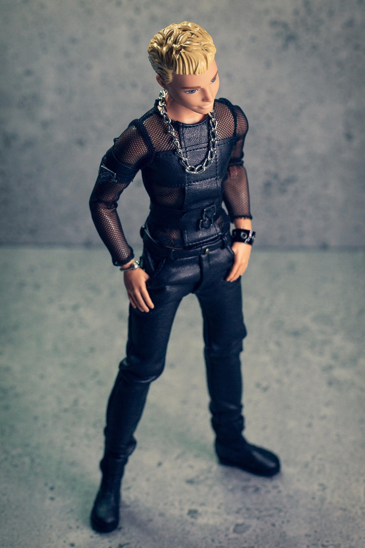 PDF Digital Pattern longsleeve shirt for 1:6 12" male MTM fashion doll. Video tutorial.