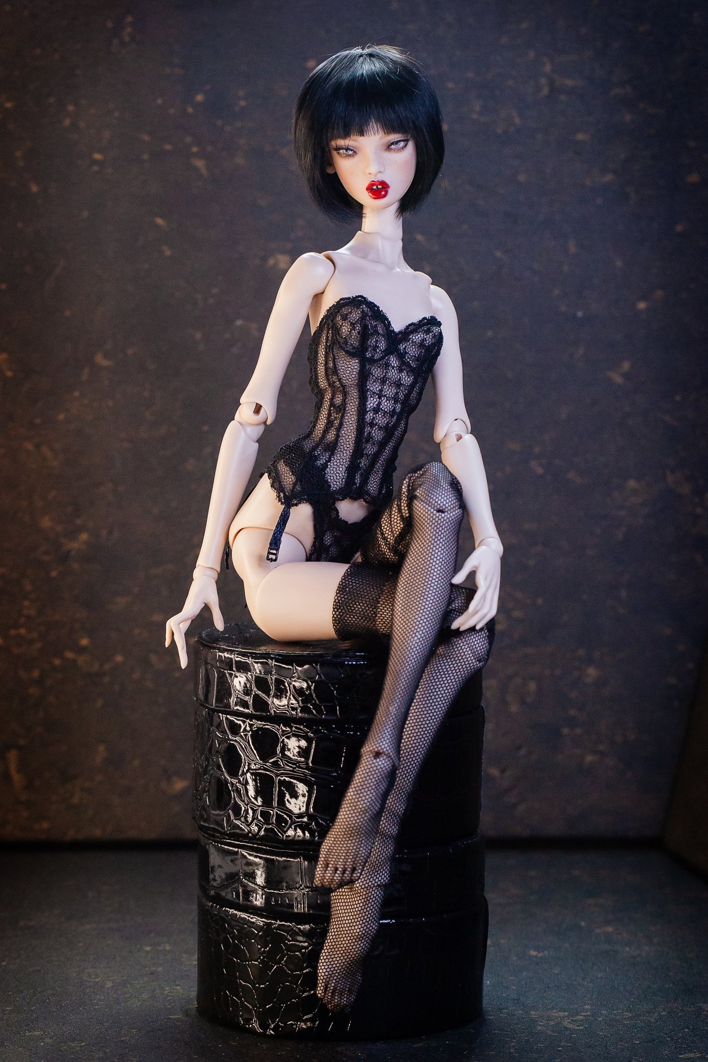 Edle Dessous Lingerie für Popovy Sisters BJD 1/4 Puppen. Corsage + Tanga mit Strümpfen und Bolero