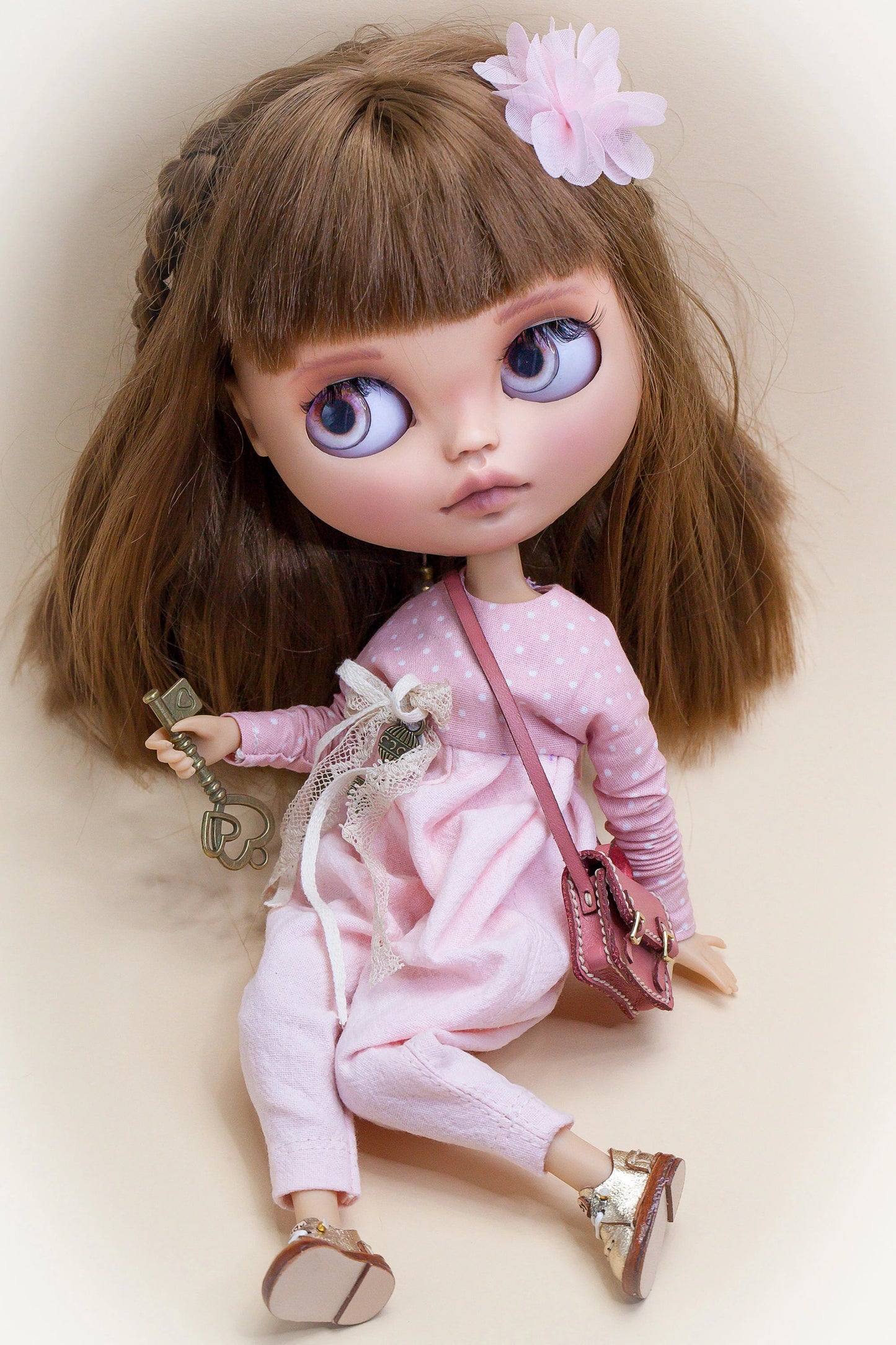 Cute jumpsuit for Blythe dolls – handmade dream piece in vintage style