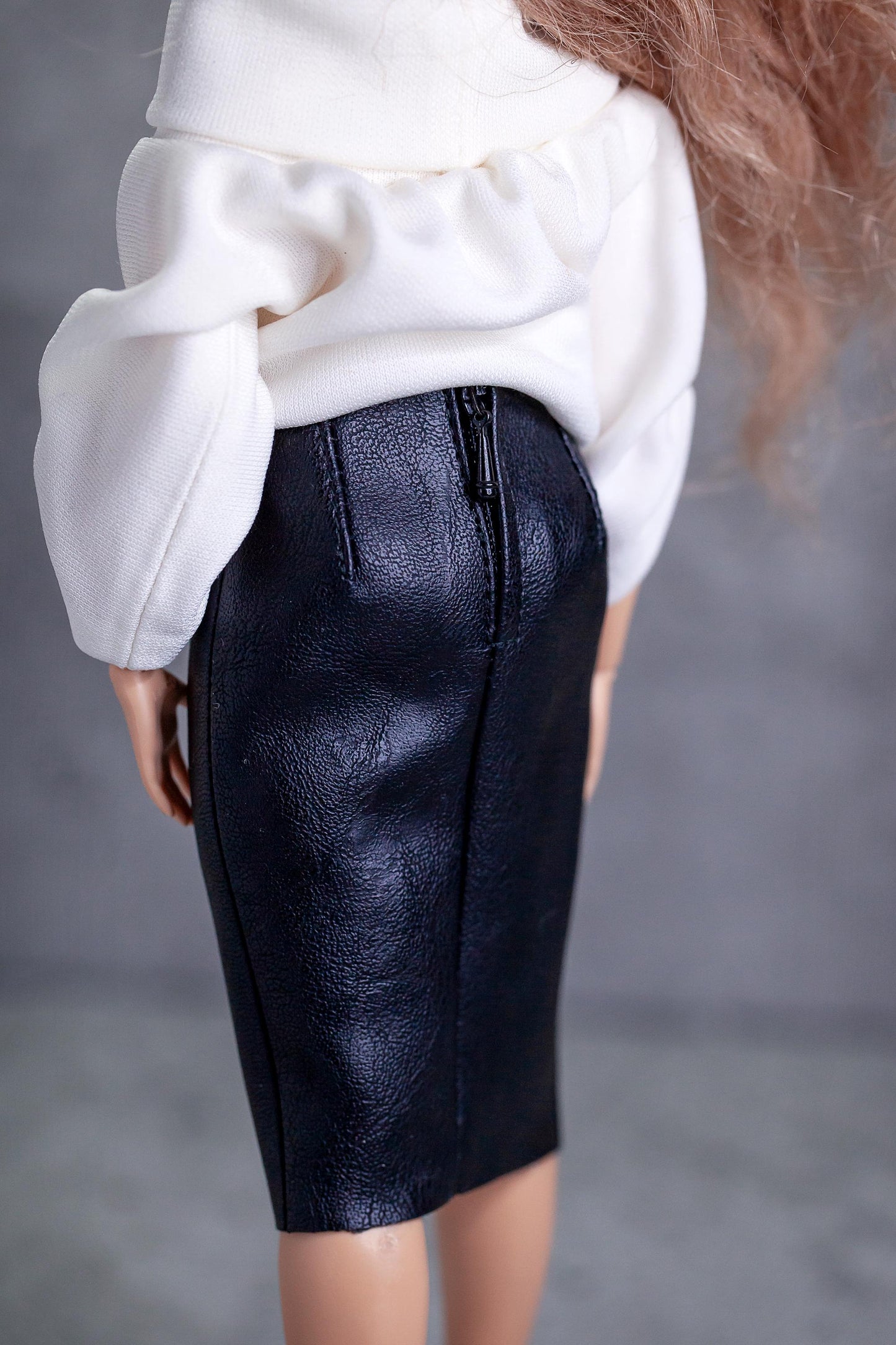 PDF Digital Pattern leather skirt for BB Curv. 12 inch fashion doll. VIDEO tutorial.