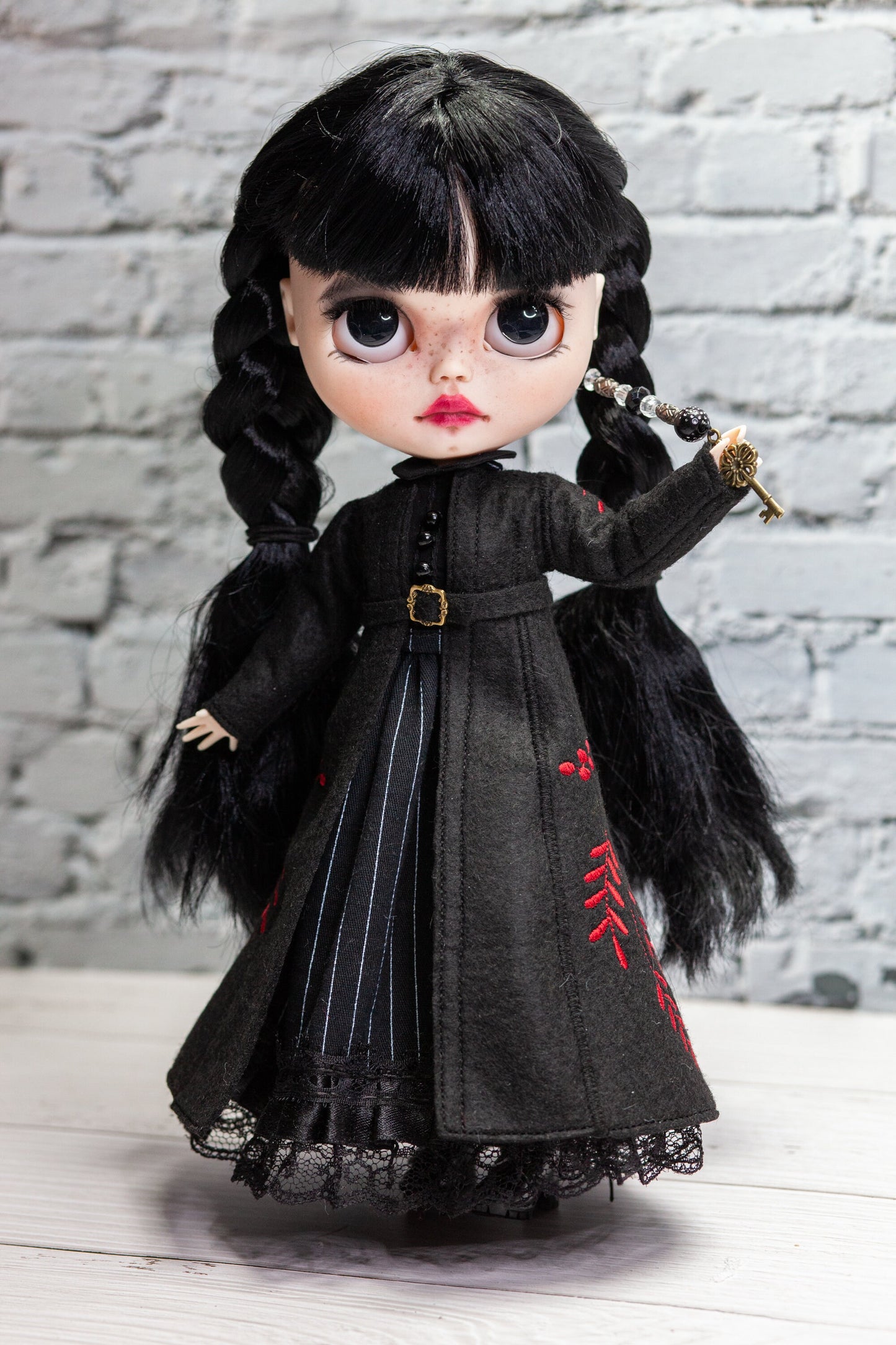 Blythe doll coat with a beret cape and floral embroidery. Boho vintage outfit for doll.