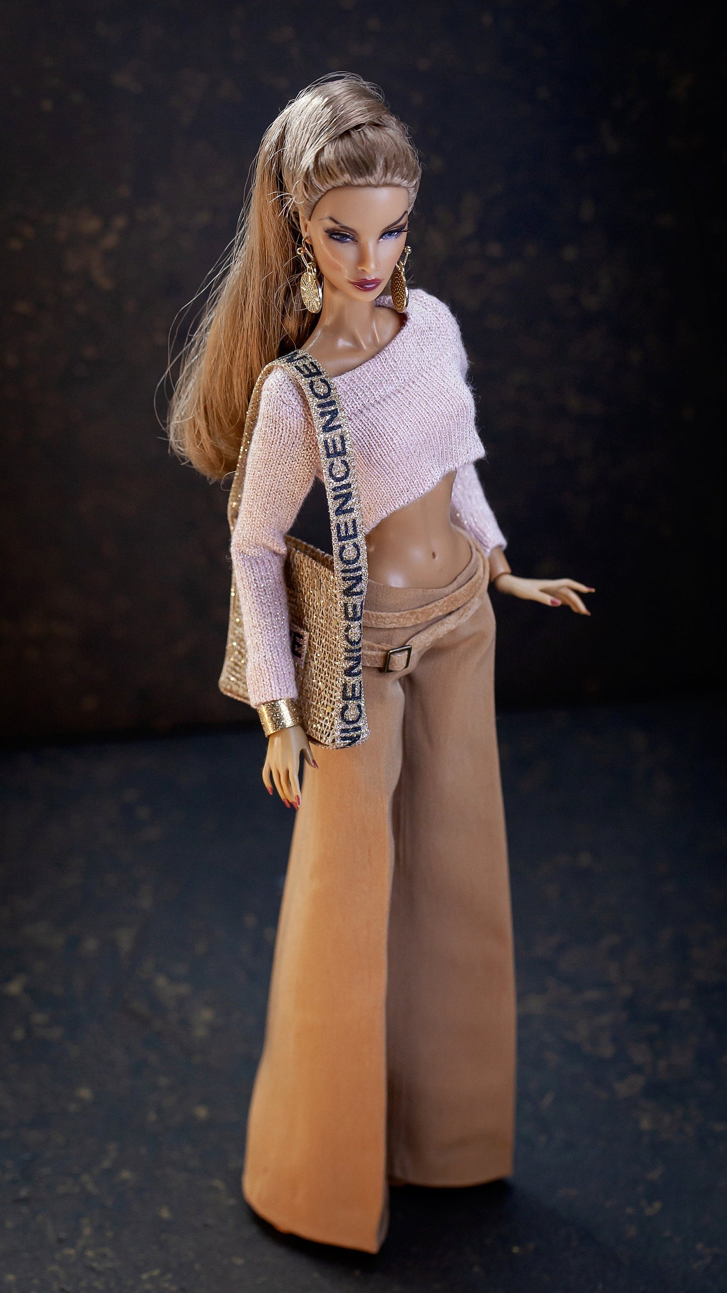 PDF Digital Pattern low waist trousers for BBMTM & Integrity toys dolls. VIDEO tutorial.