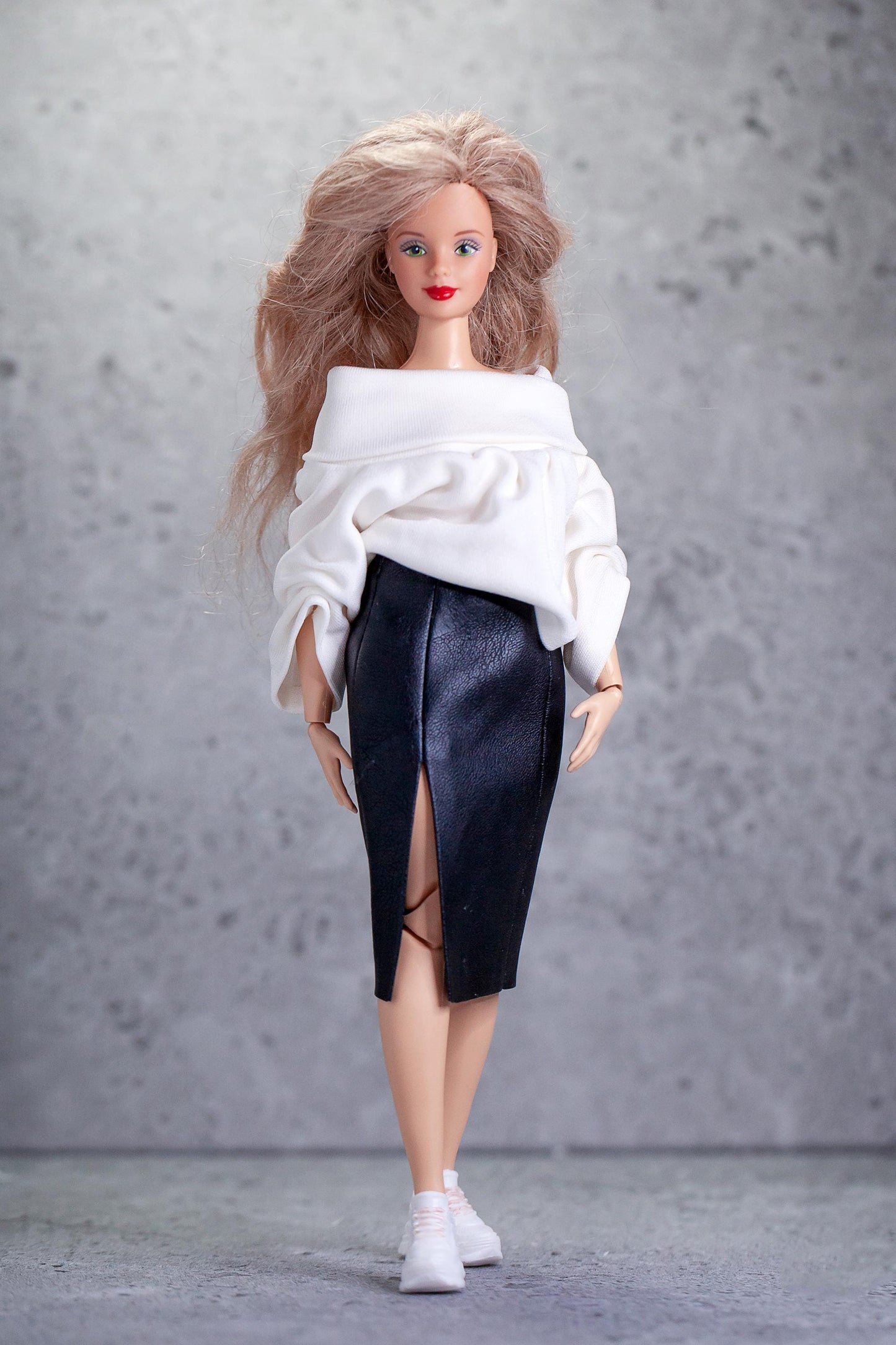 PDF Digital Pattern leather skirt for BB Curv. 12 inch fashion doll. VIDEO tutorial.