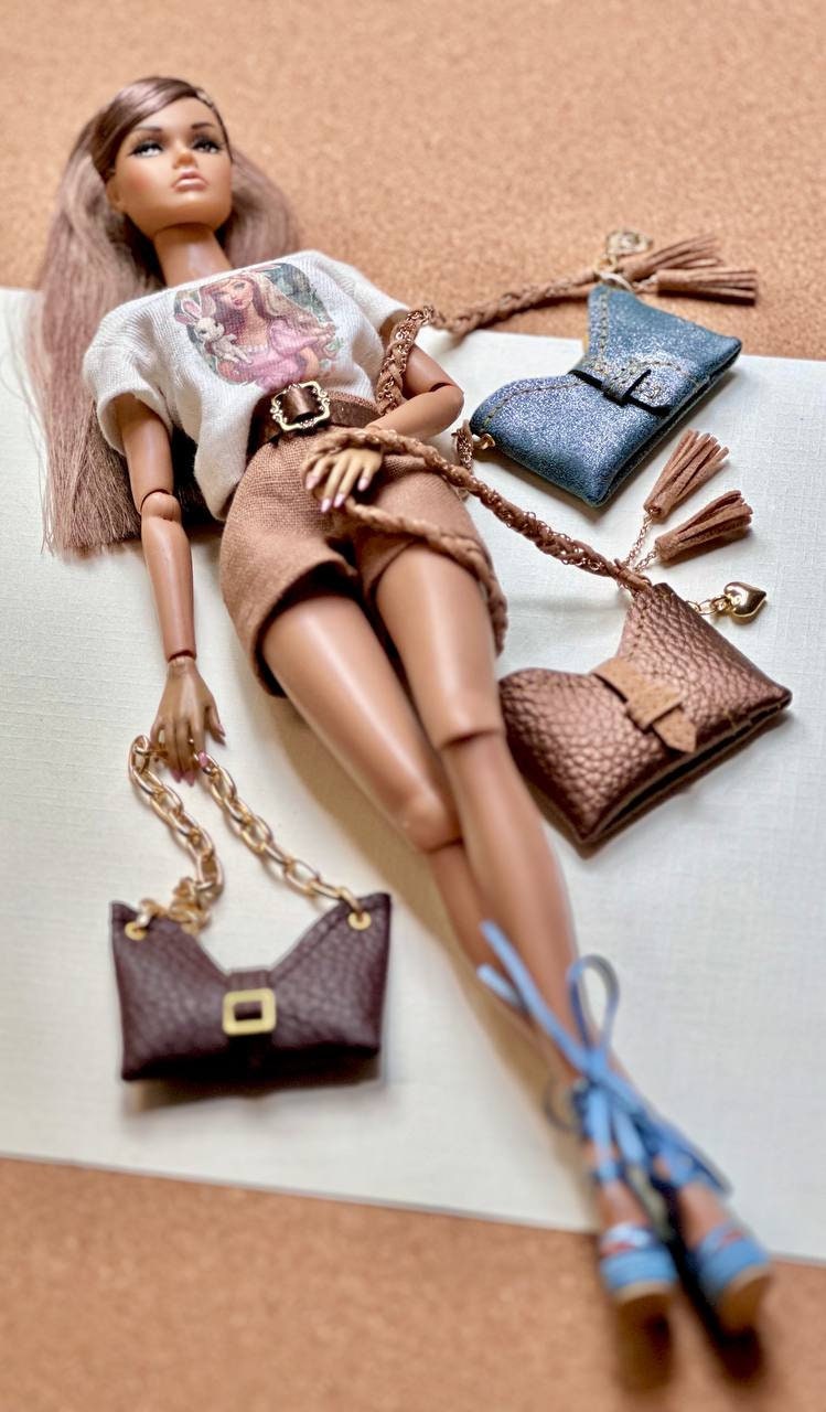 PDF Digital Pattern hand bag for 1:6 dolls, BB, Blythe Integrity toys. VIDEO tutorial.