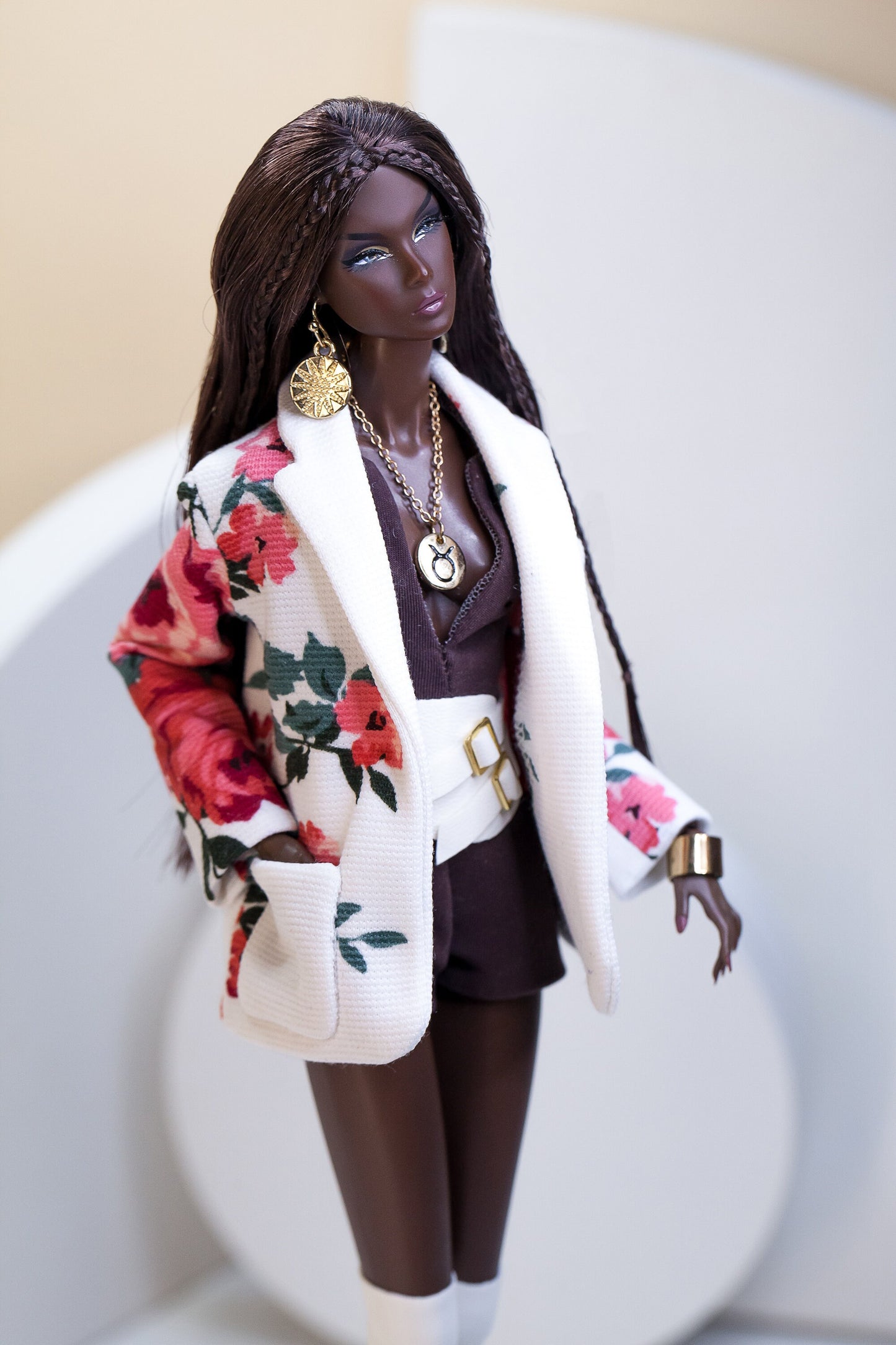 PDF Digital Pattern fashionable blazer jacket for BB & Integrity toys dolls. VIDEO tutorial.