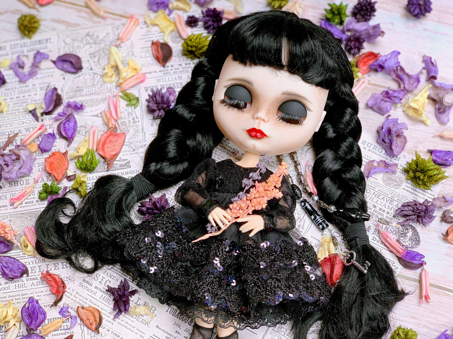 Black ball gown for Blythe Doll, 30 cm doll dress with glitter. Dress for Wednesday doll, Wednesday dress