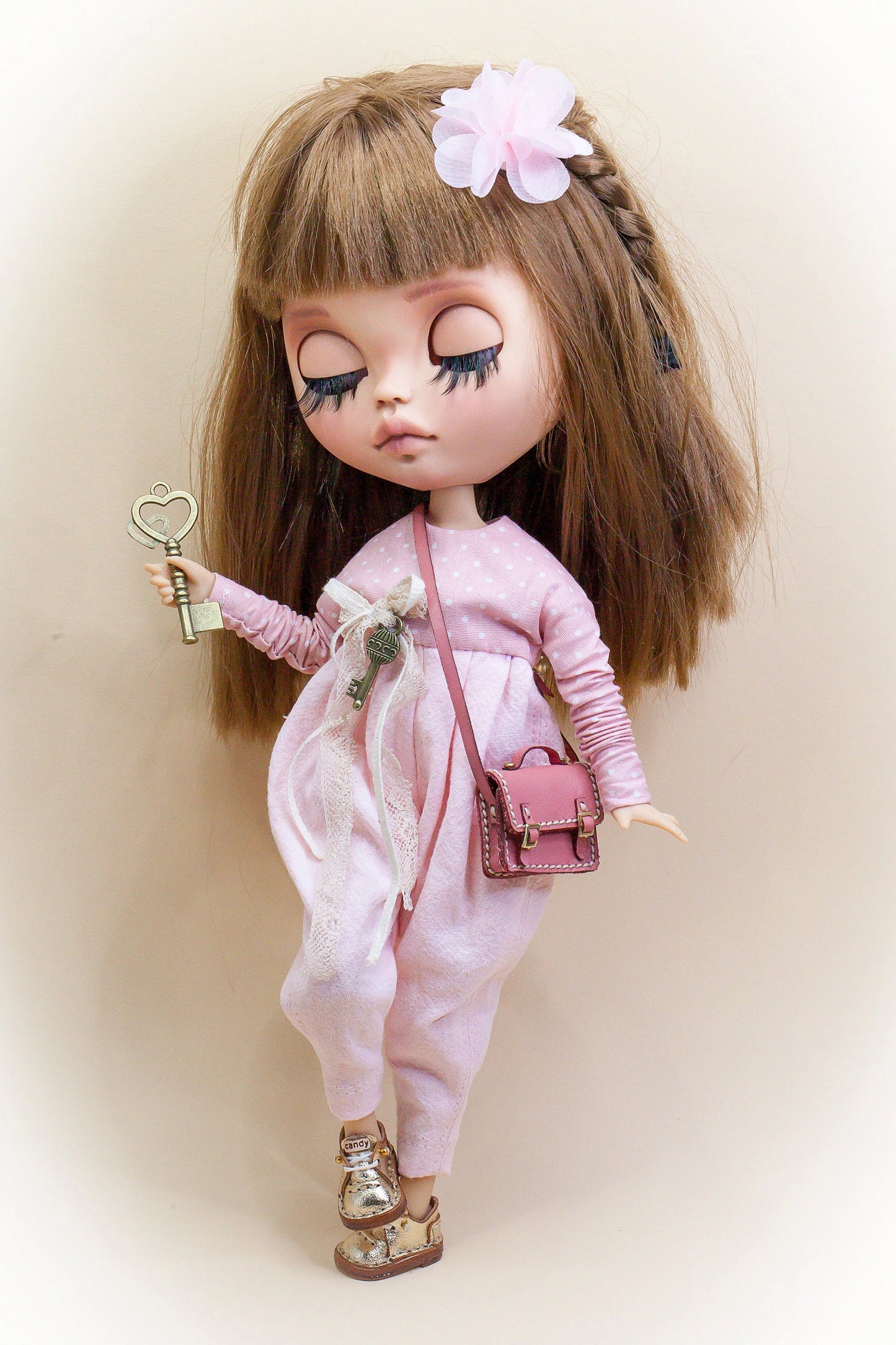 Cute jumpsuit for Blythe dolls – handmade dream piece in vintage style