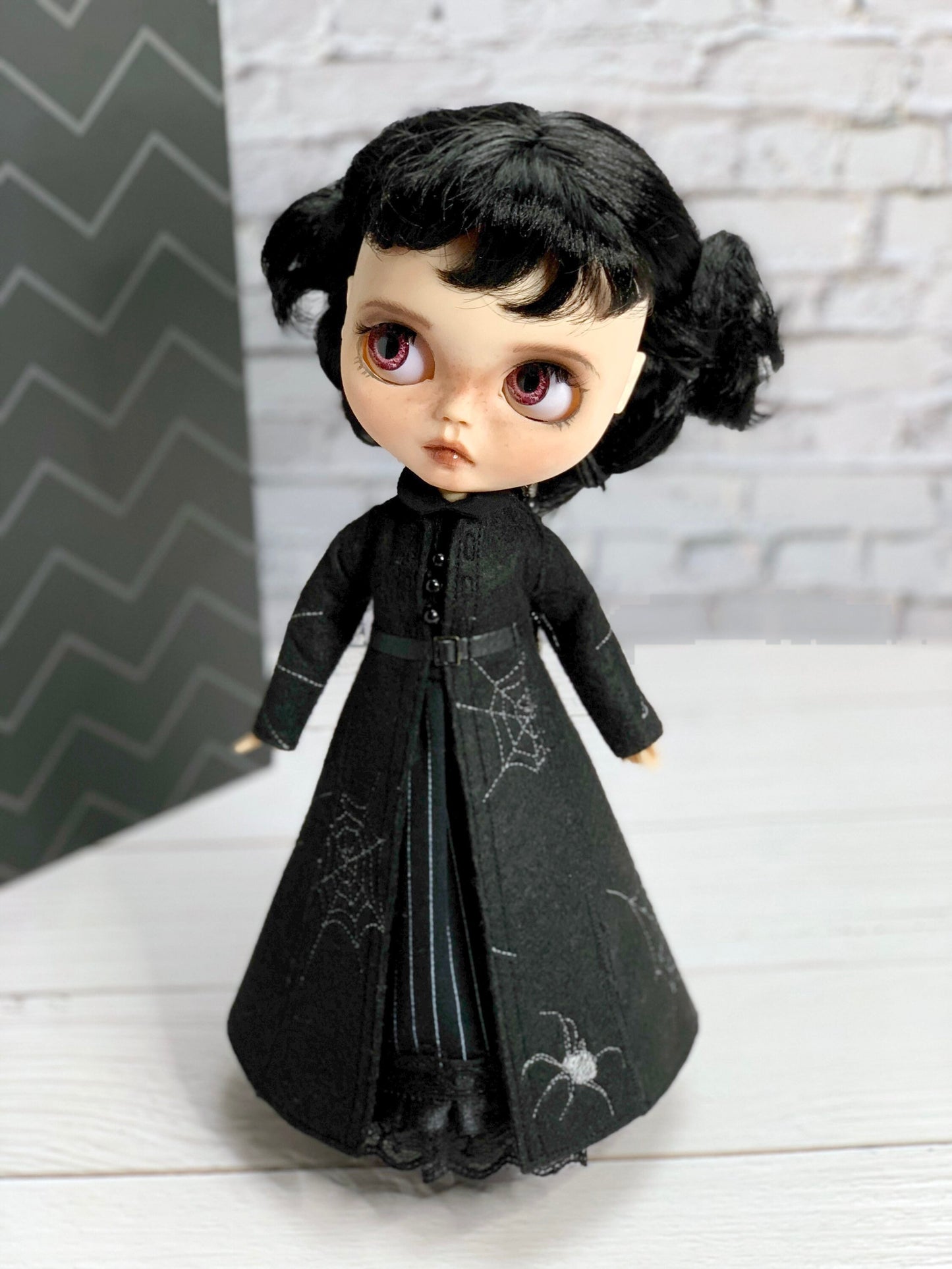 Blythe doll coat, black gothic. Doll coat with spider embroidery. Doll clothes.