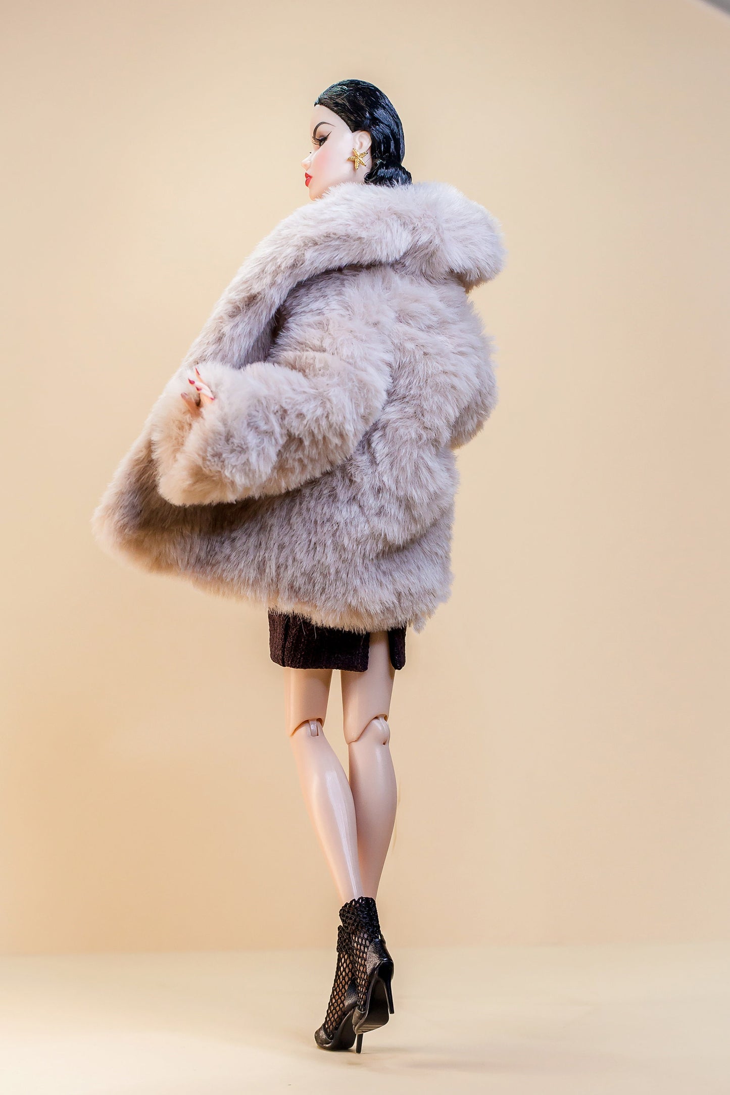 PDF Digital Pattern fur coat for BB & Integrity toys 1:6 dolls. VIDEO tutorial.