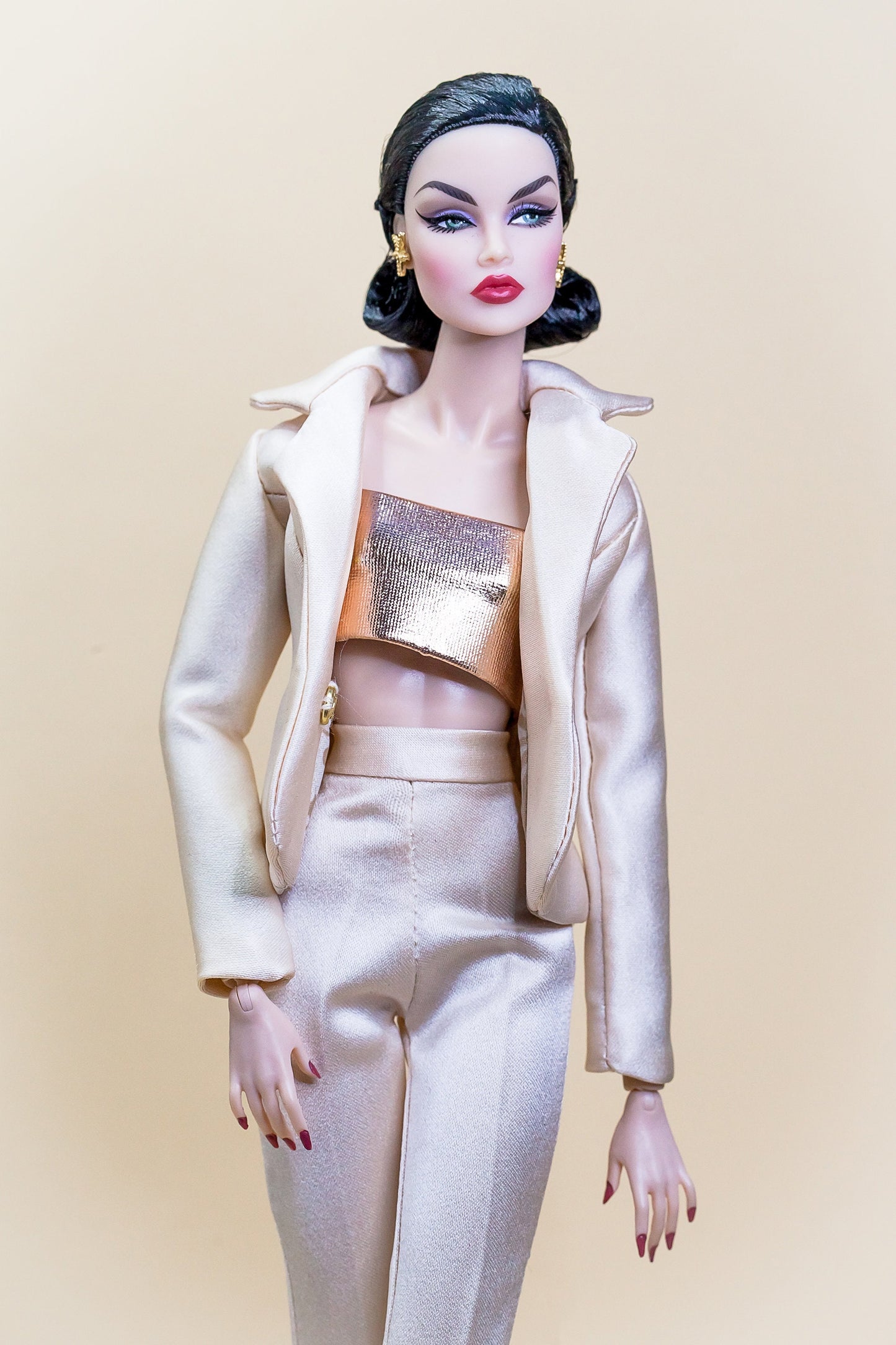 PDF Digital Pattern Satin suit blazer, pants with pockets for Fashion Royalty Nu Face doll Integrity toys. VIDEO tutorial.