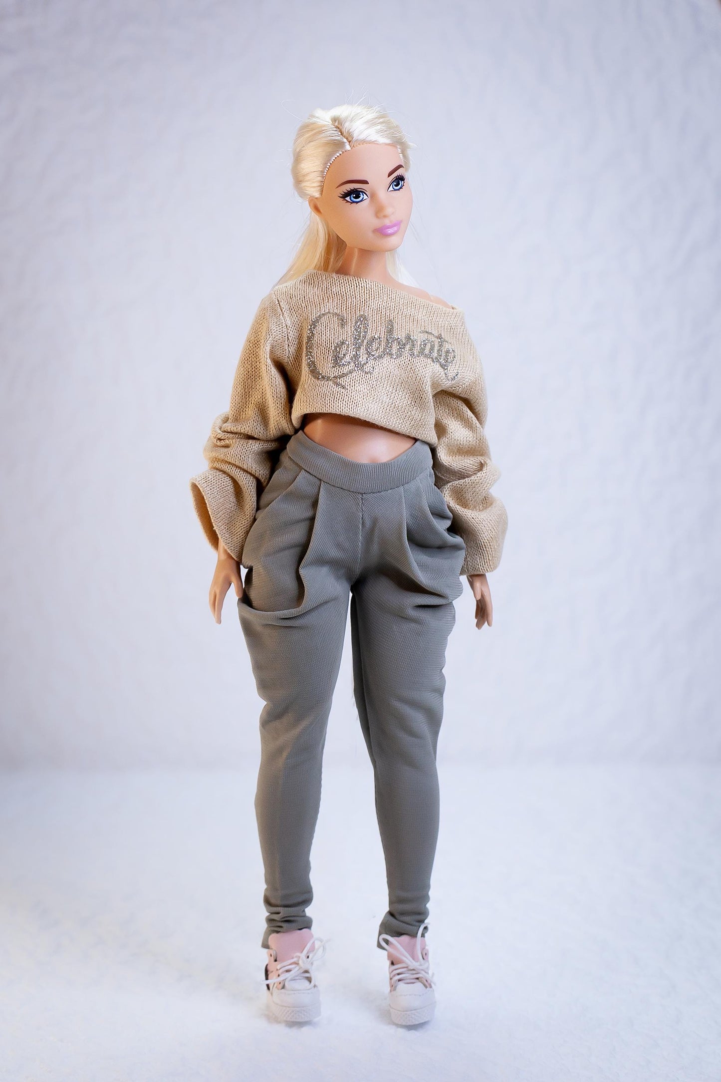 PDF Digital Pattern pleated pants trousers for BB Curv. dolls. Video tutorial.