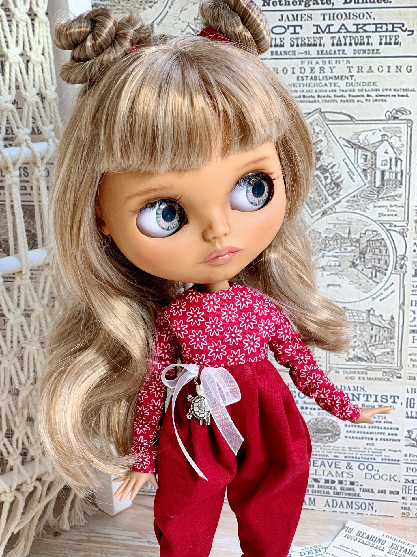 Red jumpsuit for a 30 cm Blythe doll. Burgundy outfit for dolls.