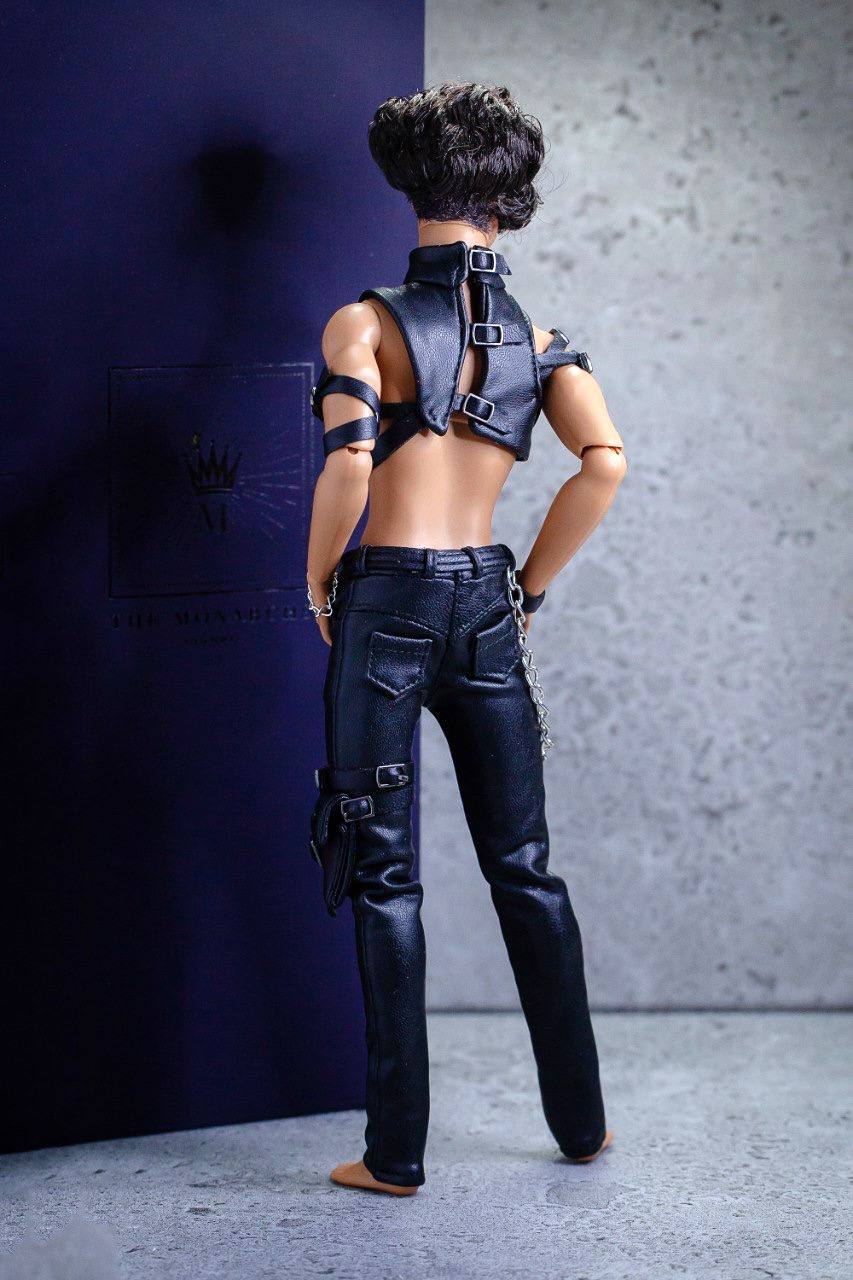 PDF Digital Pattern Leder Gotik - Punk -  Shoulder Harness, Portupe für Adonis Mizi JHD Male Doll  + Video Tutorial
