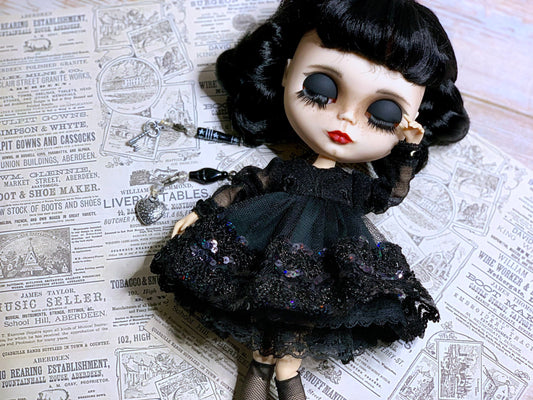 Black ball gown for Blythe Doll, 30 cm doll dress with glitter. Dress for Wednesday doll, Wednesday dress