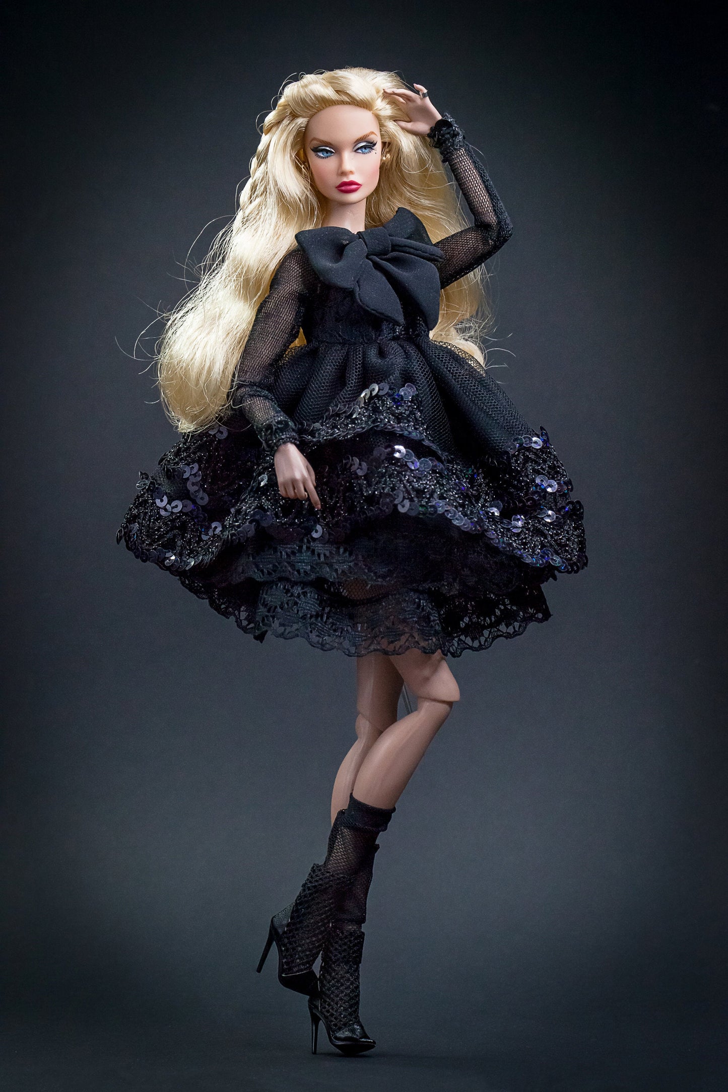 Black dress for Integrity toys Fashion Royalty Nu Face Poppy Parker dolls.