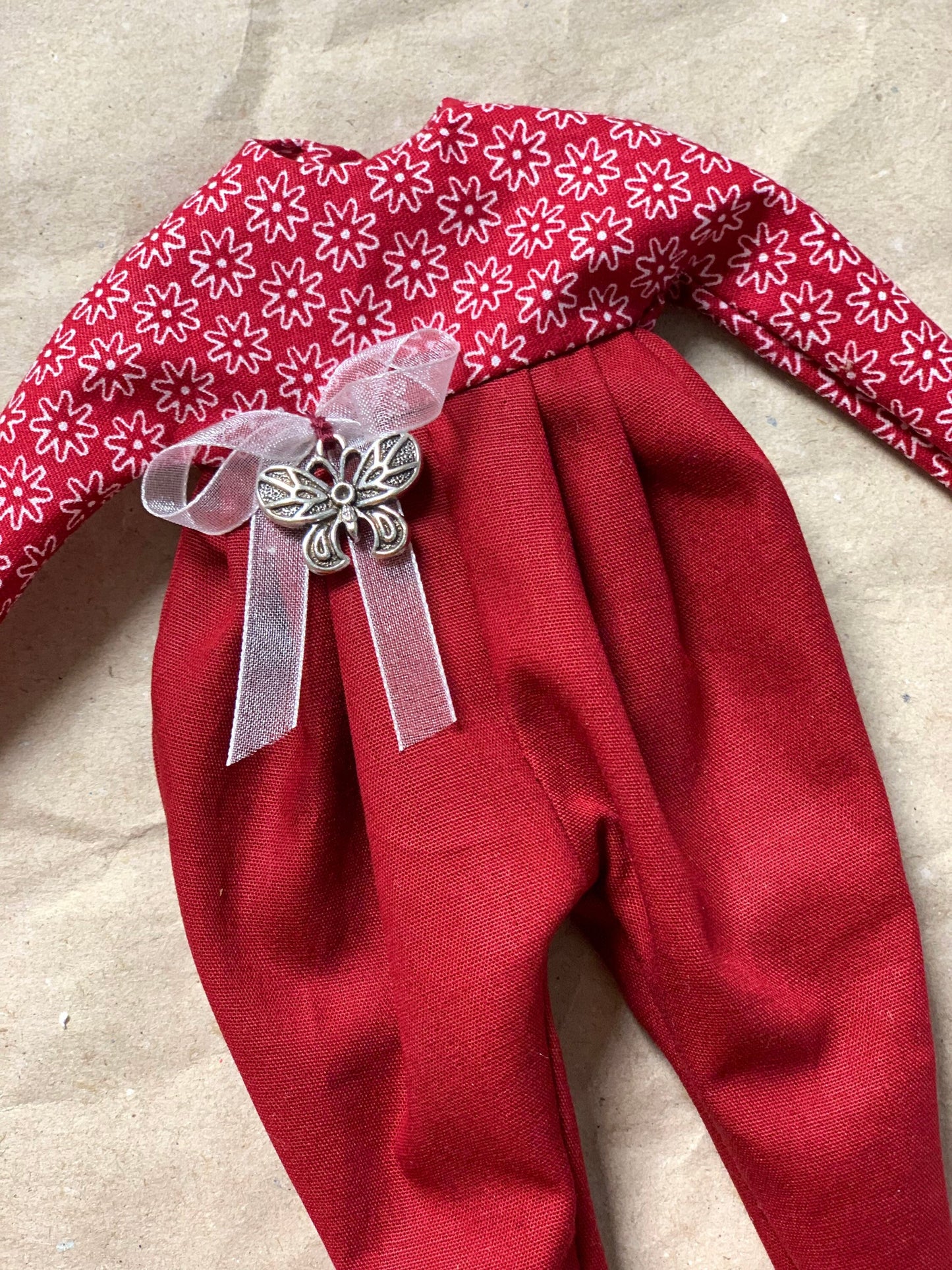 Red jumpsuit for a 30 cm Blythe doll. Burgundy outfit for dolls.