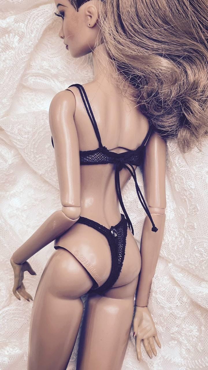 Digital Embroidery /embroidered lingerie bra &amp; thong for Fashion Royalty dolls. + Video tutorial.