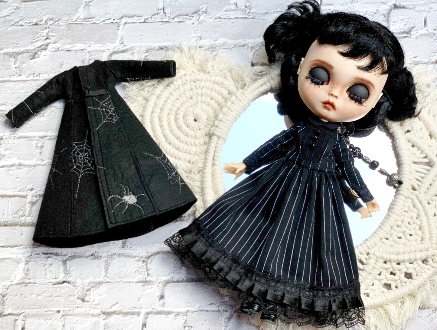 Blythe doll coat, black gothic. Doll coat with spider embroidery. Doll clothes.