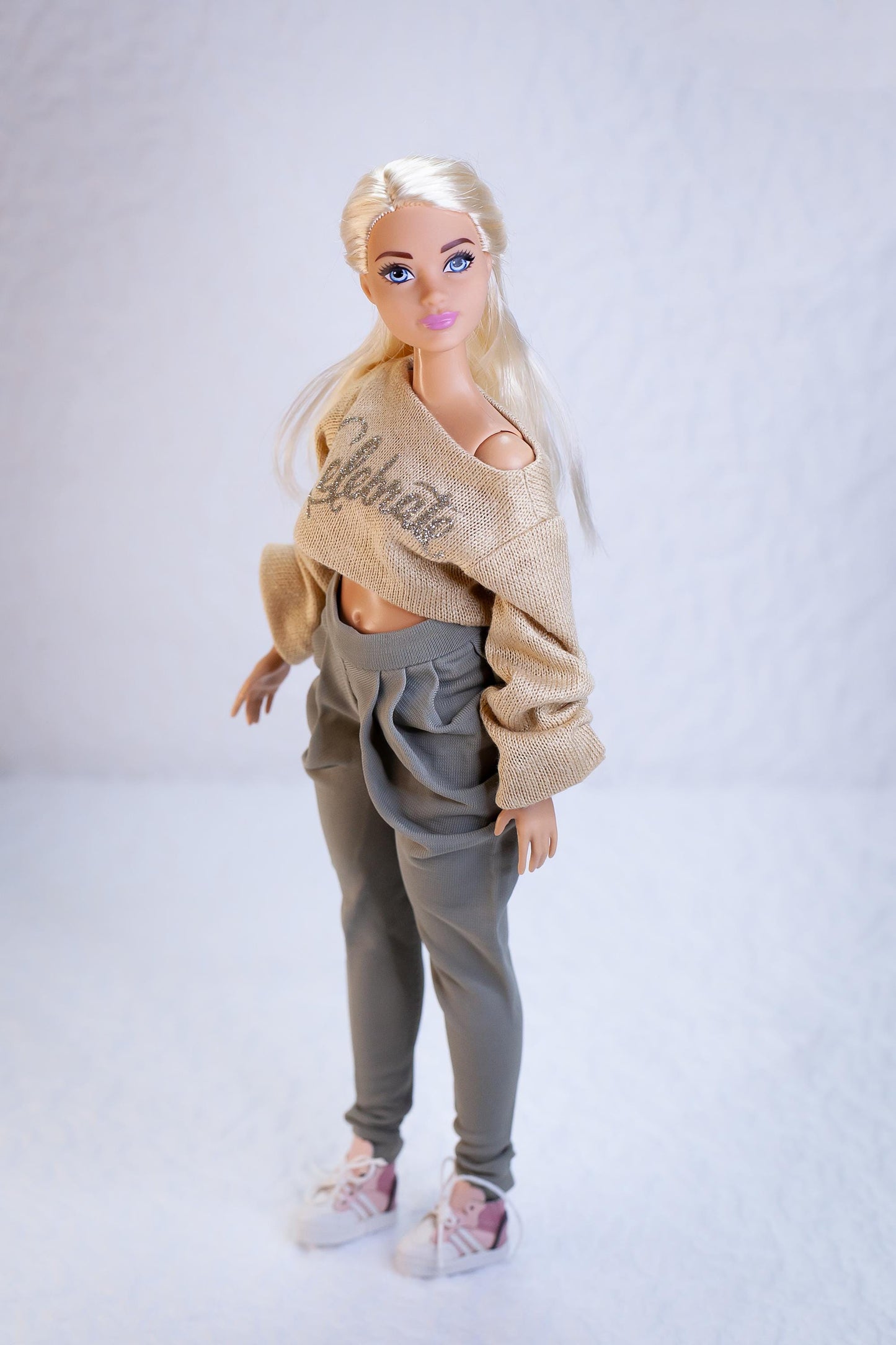 PDF Digital Pattern pleated pants trousers for BB Curv. dolls. Video tutorial.