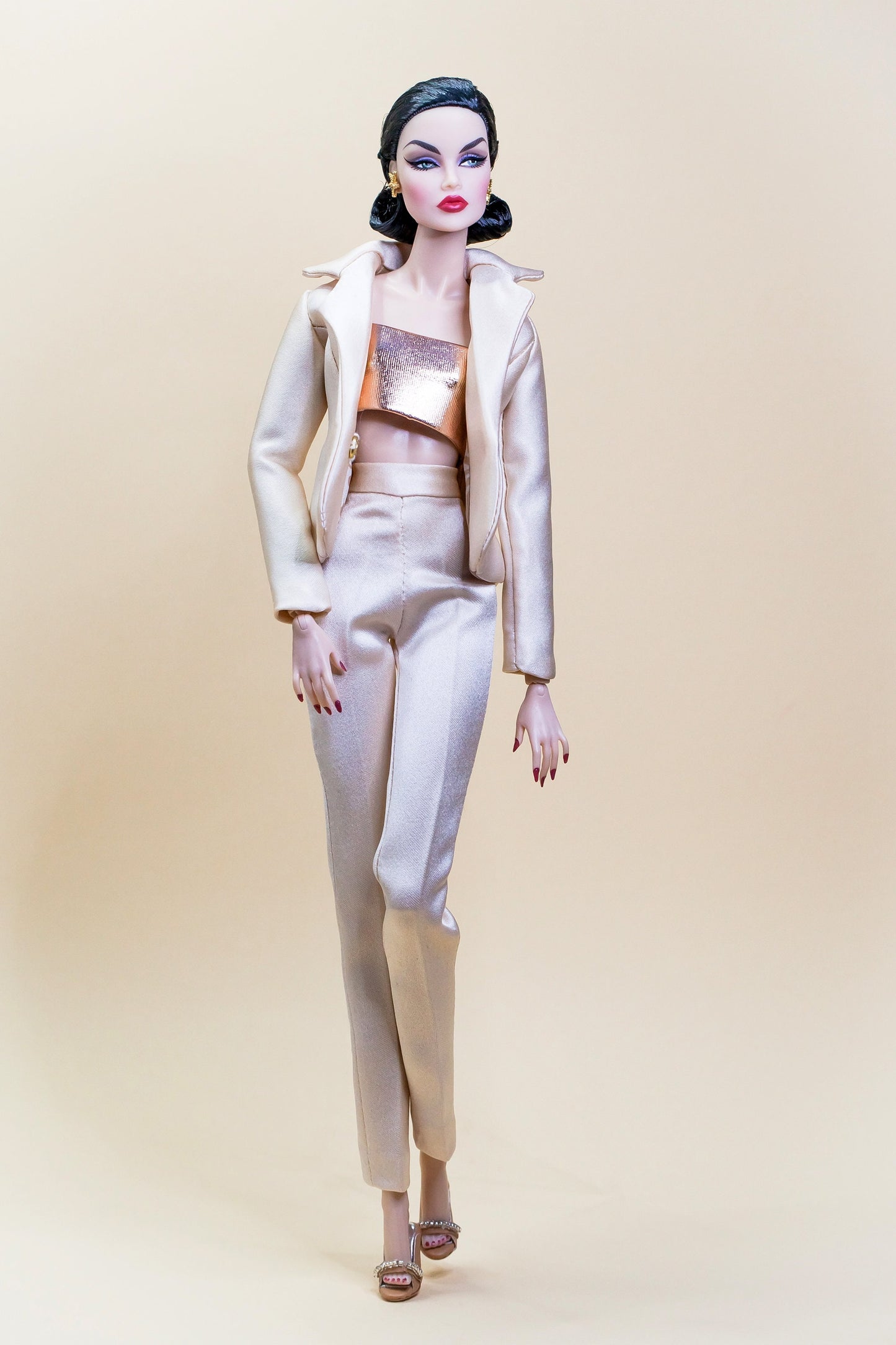 PDF Digital Pattern Satin suit blazer, pants with pockets for Fashion Royalty Nu Face doll Integrity toys. VIDEO tutorial.