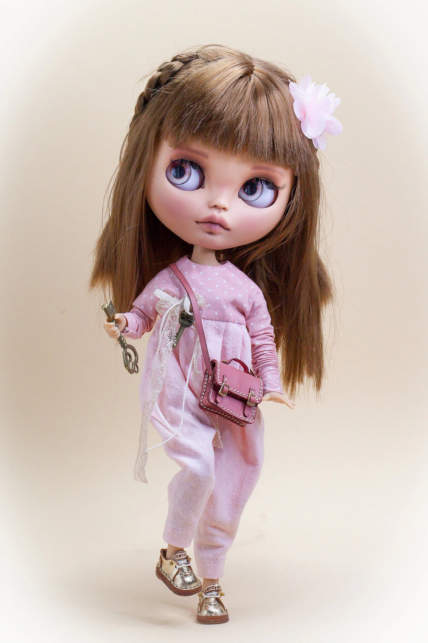 Cute jumpsuit for Blythe dolls – handmade dream piece in vintage style