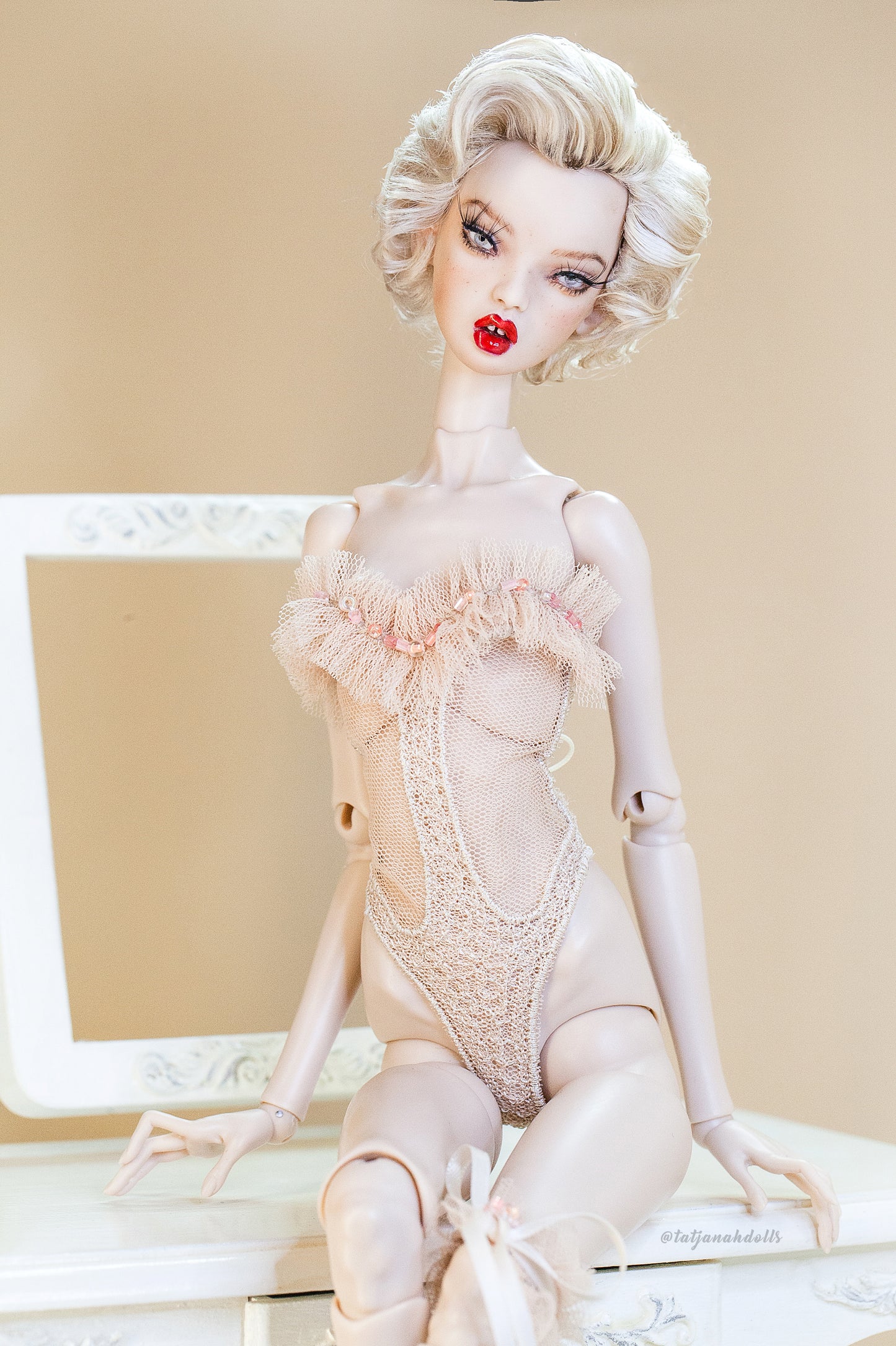 Edle Dessous für Popovy Sisters & Recast Puppen. Body Lingerie Corsage mit Strumpfband und Morgenmantel