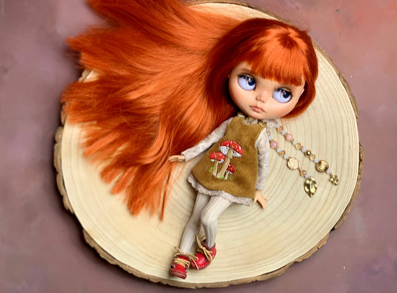 Digital Embroidery / ITH embroidered apron dress for Blythe 1/6 dolls + PDF  + Video Tutorial