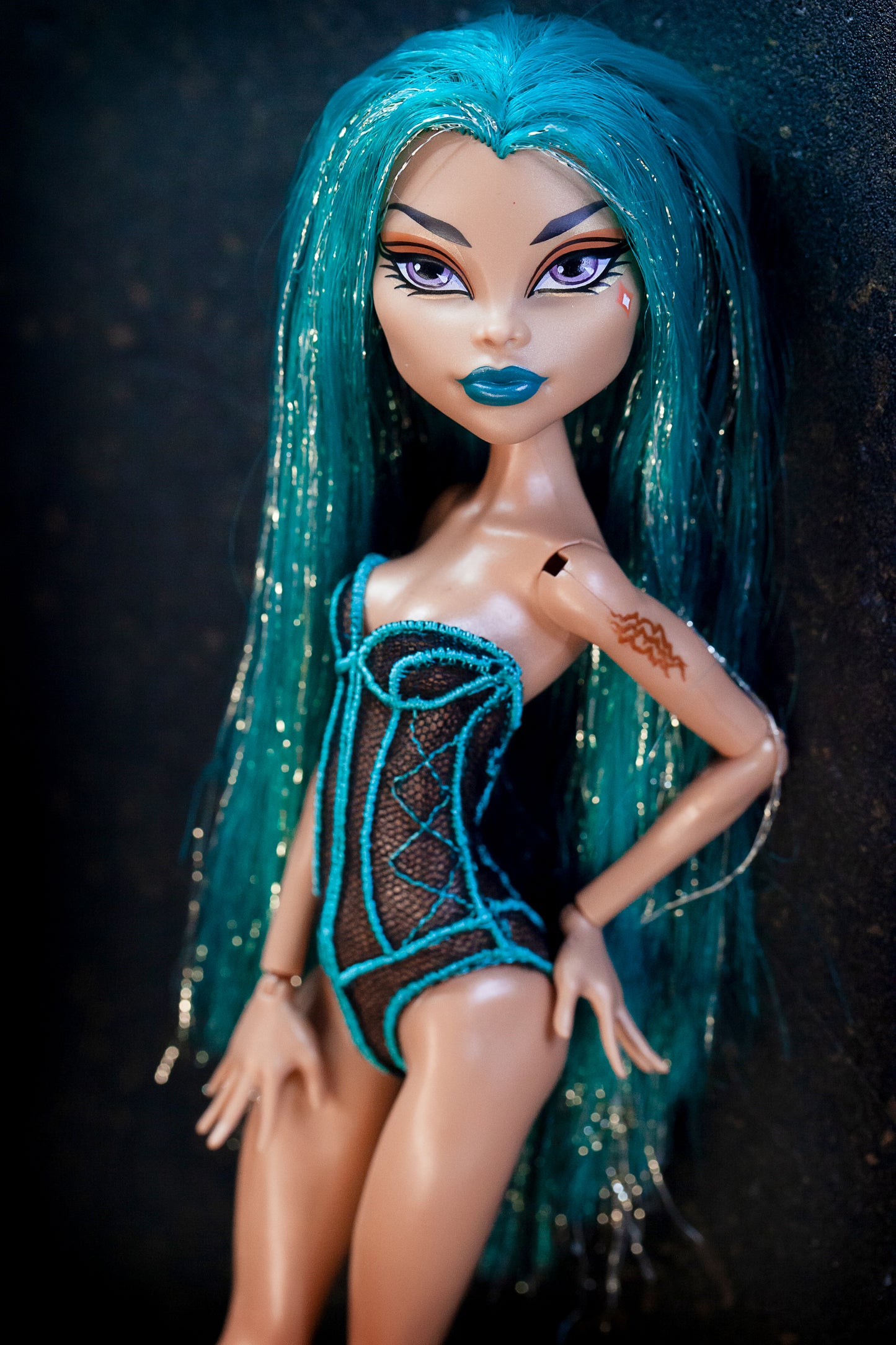 Edler Body für Monster DOLL G1 basic + adult Puppen. Gestickte Corsage. Body Lingerie Corset
