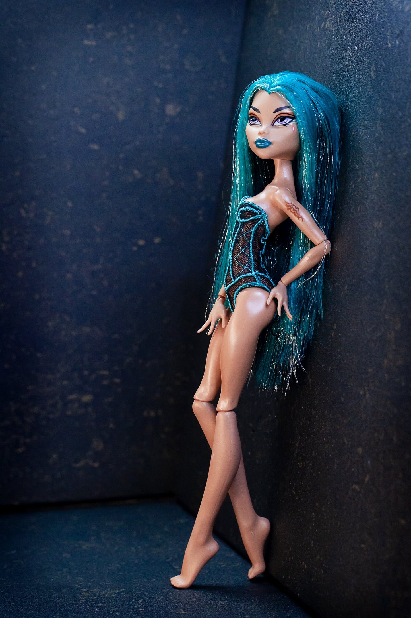 Edler Body für Monster DOLL G1 basic + adult Puppen. Gestickte Corsage. Body Lingerie Corset