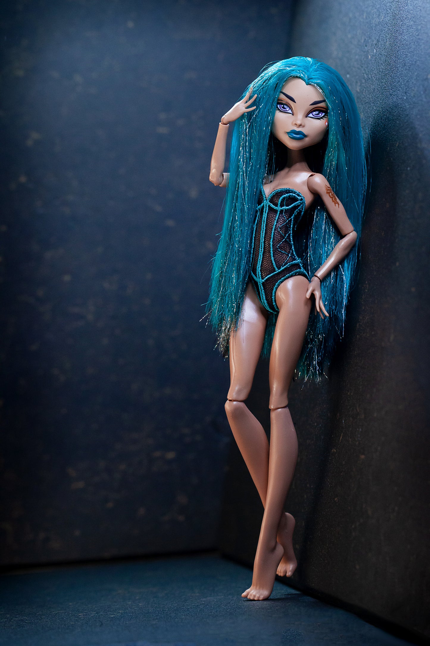 Edler Body für Monster DOLL G1 basic + adult Puppen. Gestickte Corsage. Body Lingerie Corset