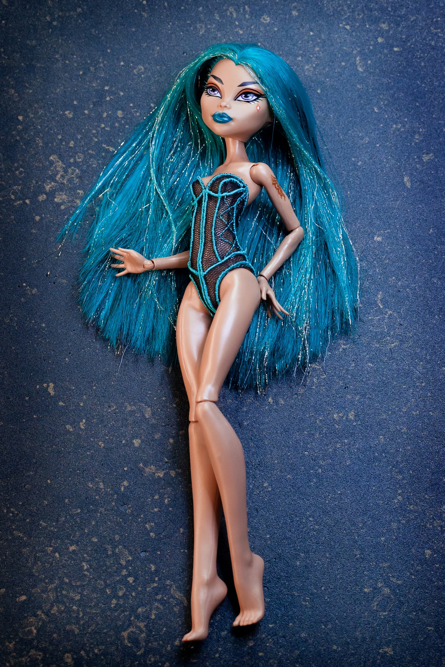 Edler Body für Monster DOLL G1 basic + adult Puppen. Gestickte Corsage. Body Lingerie Corset