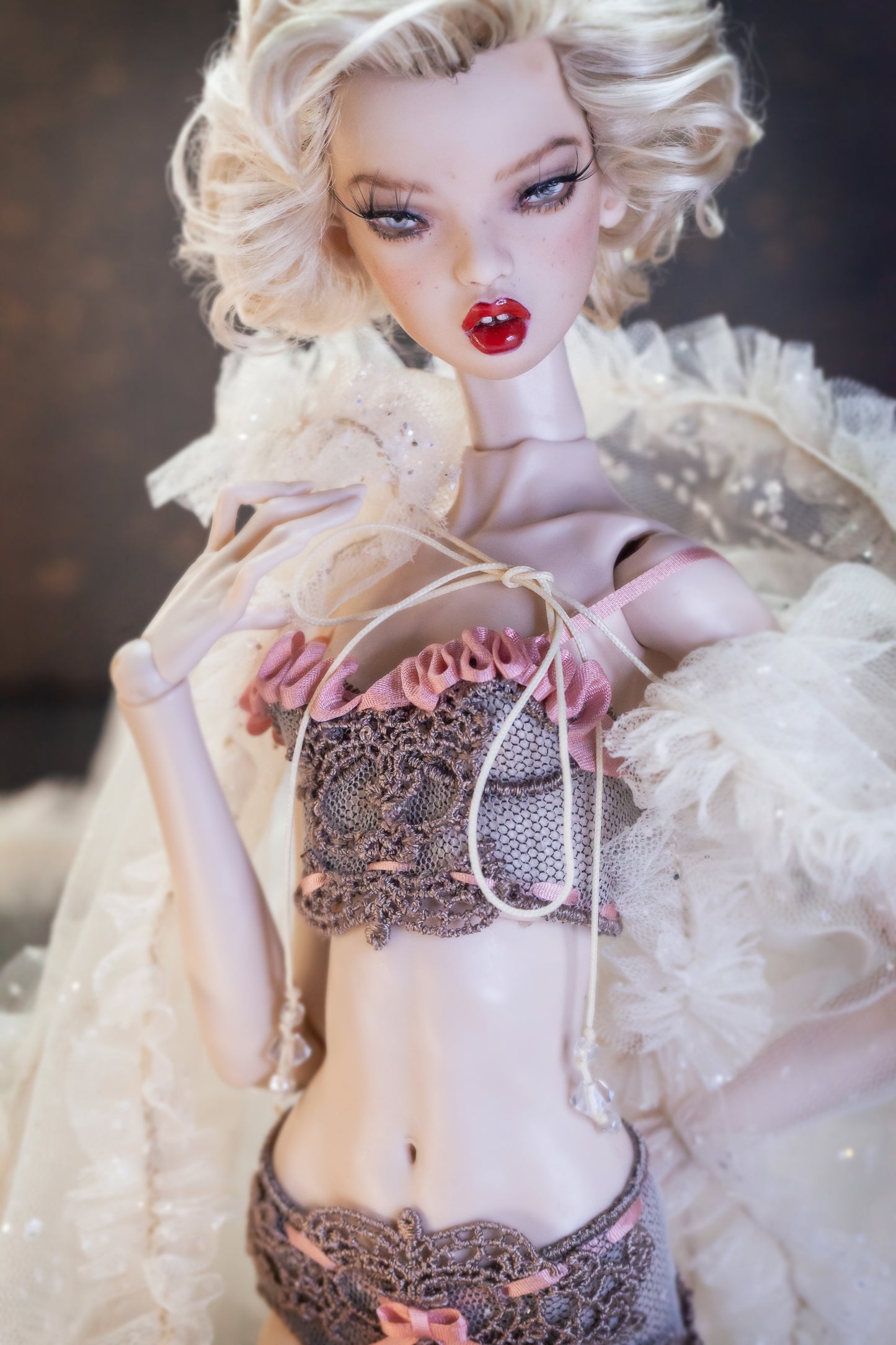 Edle Dessous für Popovy Sisters & Recast Puppen. Pantie + Bra mit Strumpfband und evtl. Morgenmantel