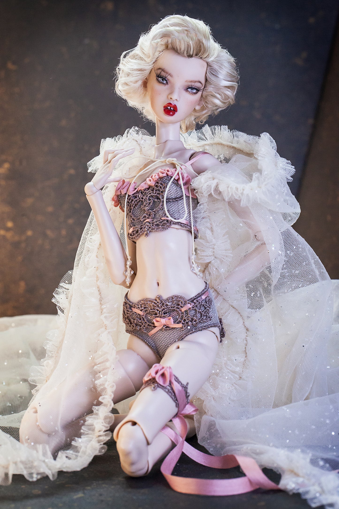 Edle Dessous für Popovy Sisters & Recast Puppen. Pantie + Bra mit Strumpfband und evtl. Morgenmantel