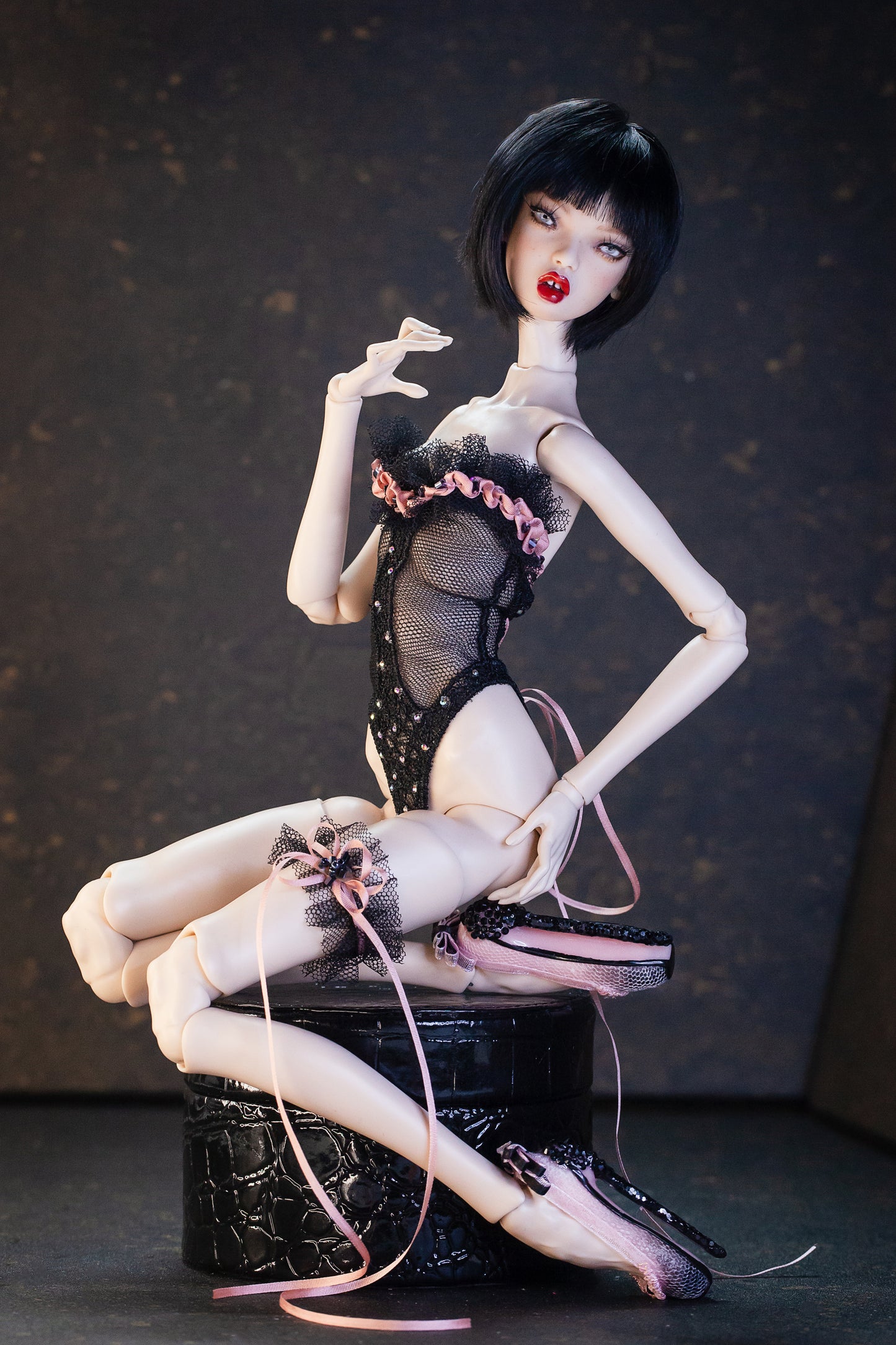 Edle Dessous für Popovy Sisters & Recast Puppen. Body Lingerie Corsage mit Strumpfband und Morgenmantel